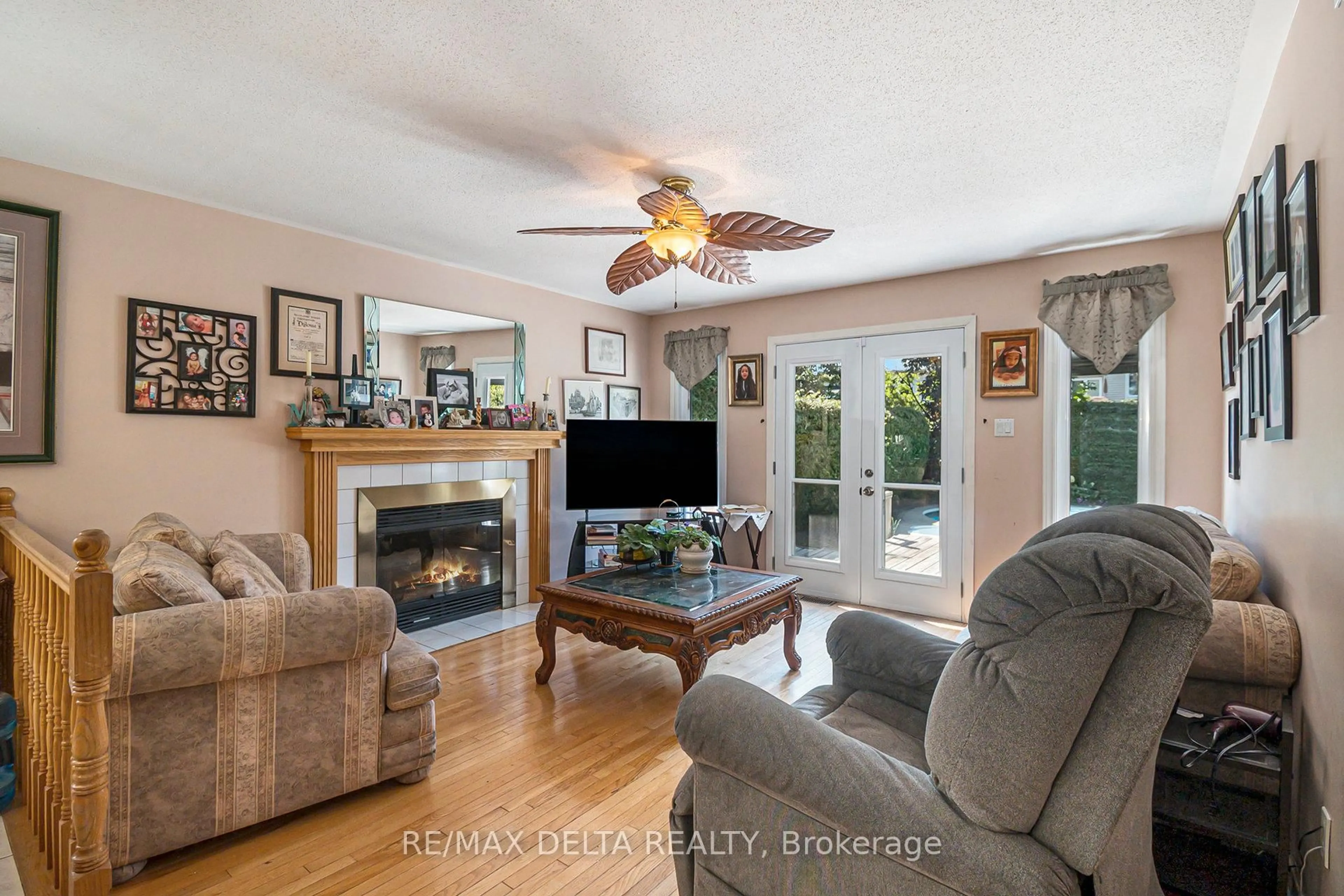 Living room with furniture, unknown for 762 Adencliffe Dr, Orleans Ontario K4A 3E5