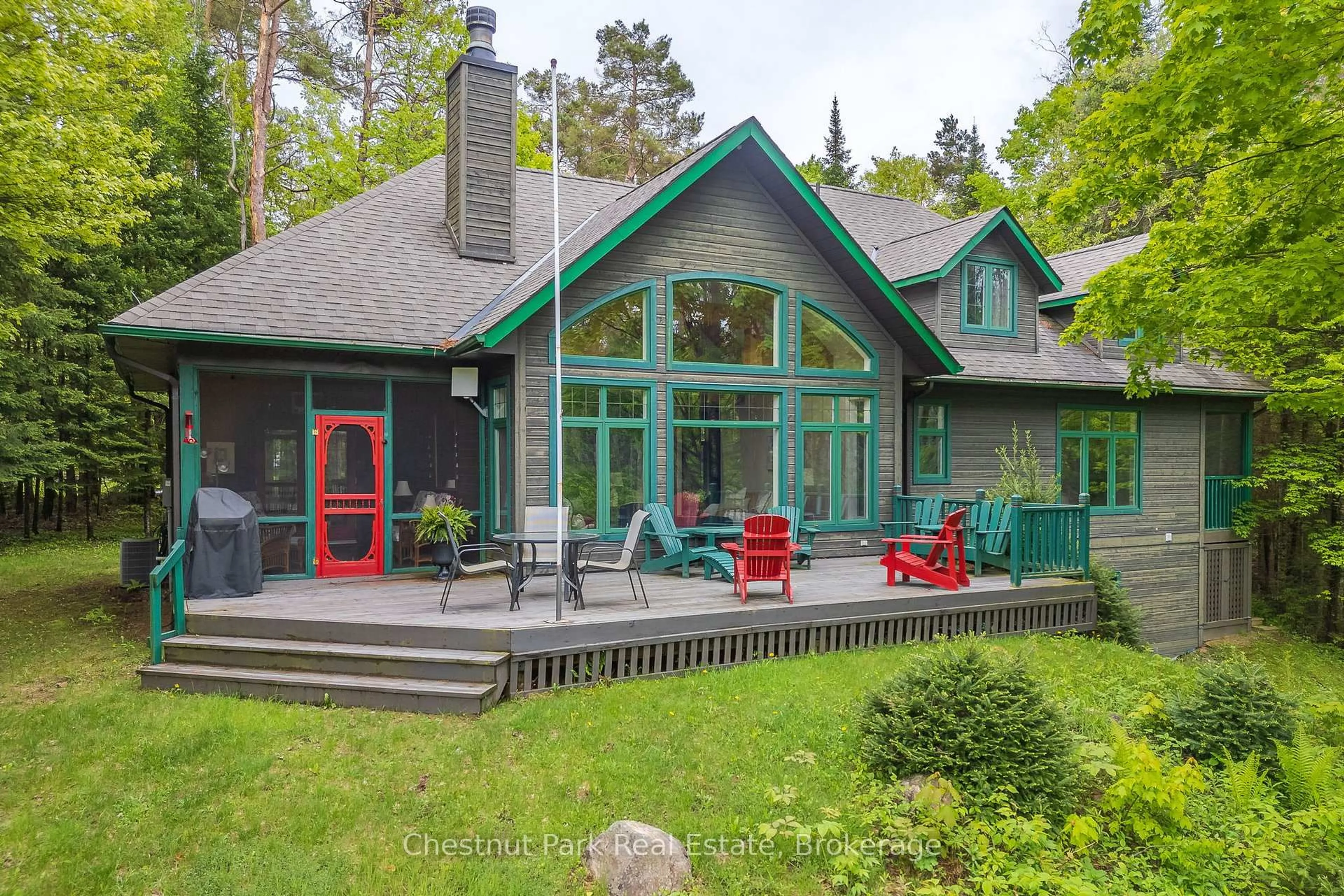 Patio, water/lake/river/ocean view for 1230 MIRIAM Dr #1 & 2, Bracebridge Ontario P1L 1X1