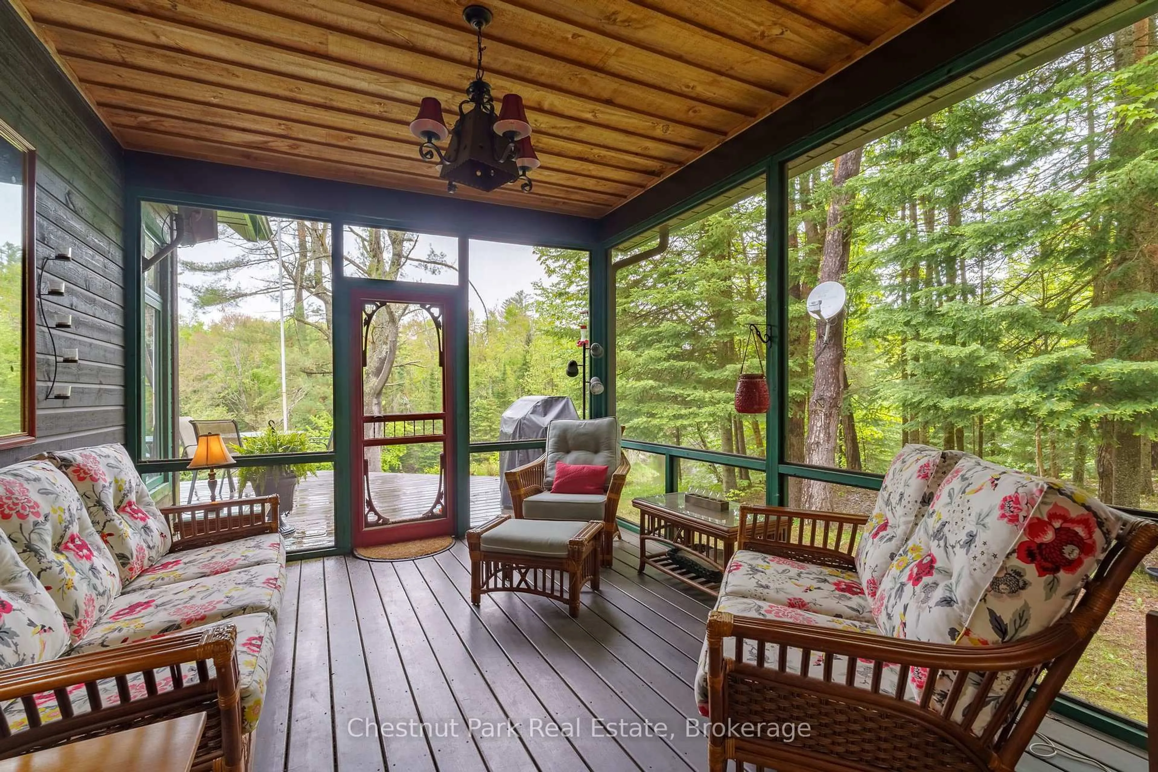 Patio, water/lake/river/ocean view for 1230 MIRIAM Dr #1 & 2, Bracebridge Ontario P1L 1X1