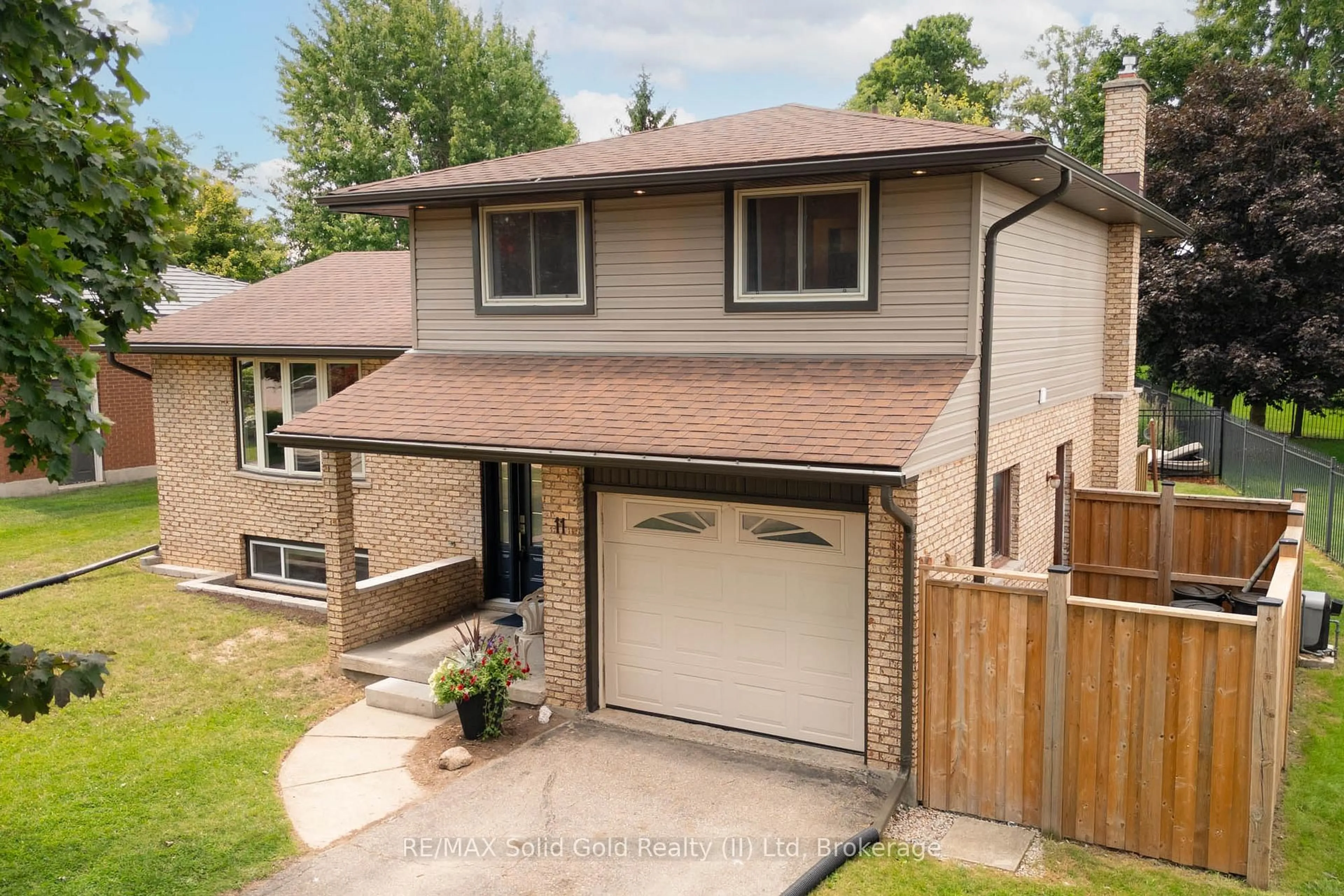 A pic from outside/outdoor area/front of a property/back of a property/a pic from drone, street for 11 Reiner Cres, Wellesley Ontario N0B 2T0