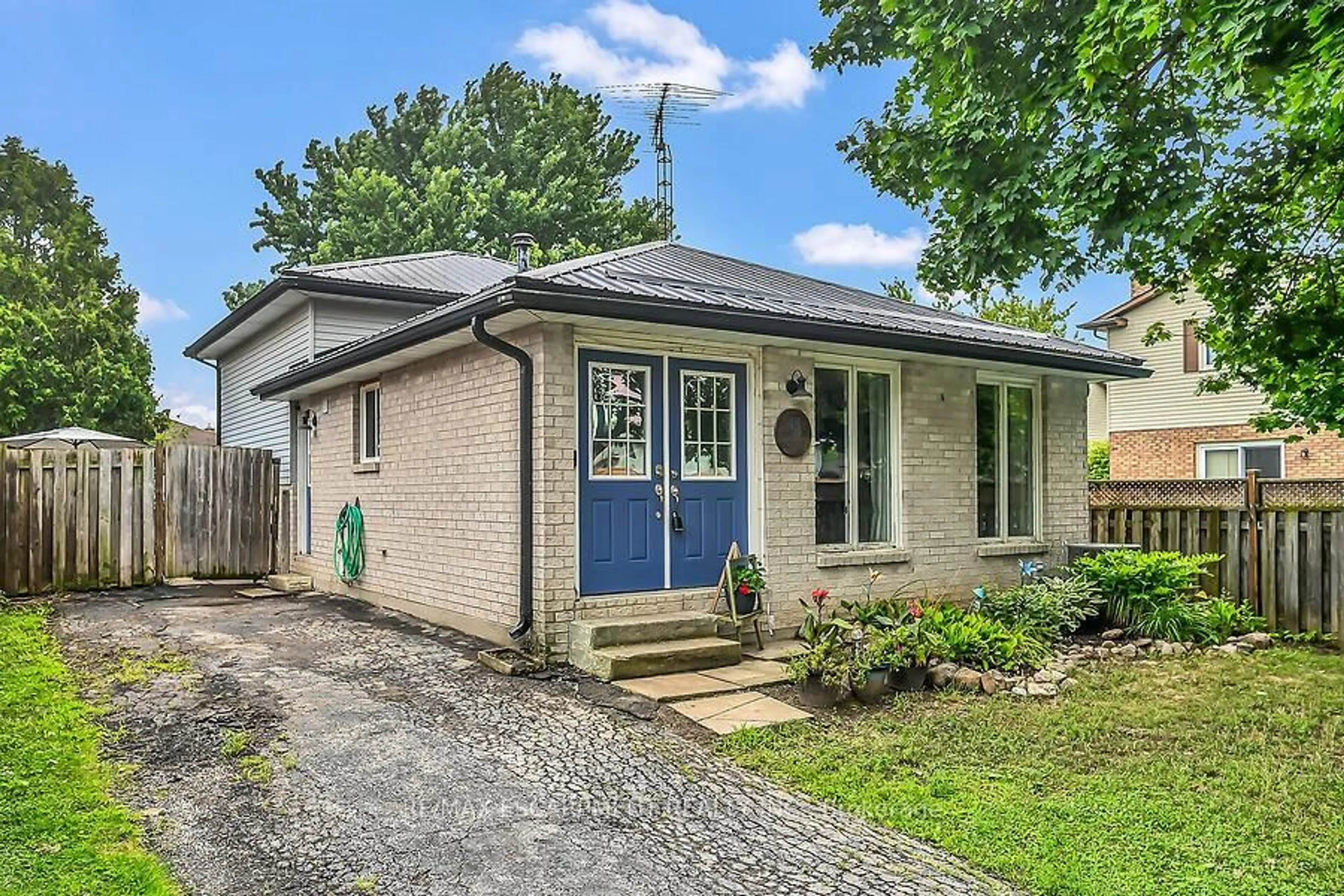 Home with brick exterior material, street for 44 Ravine Cres, Haldimand Ontario N0A 1S0