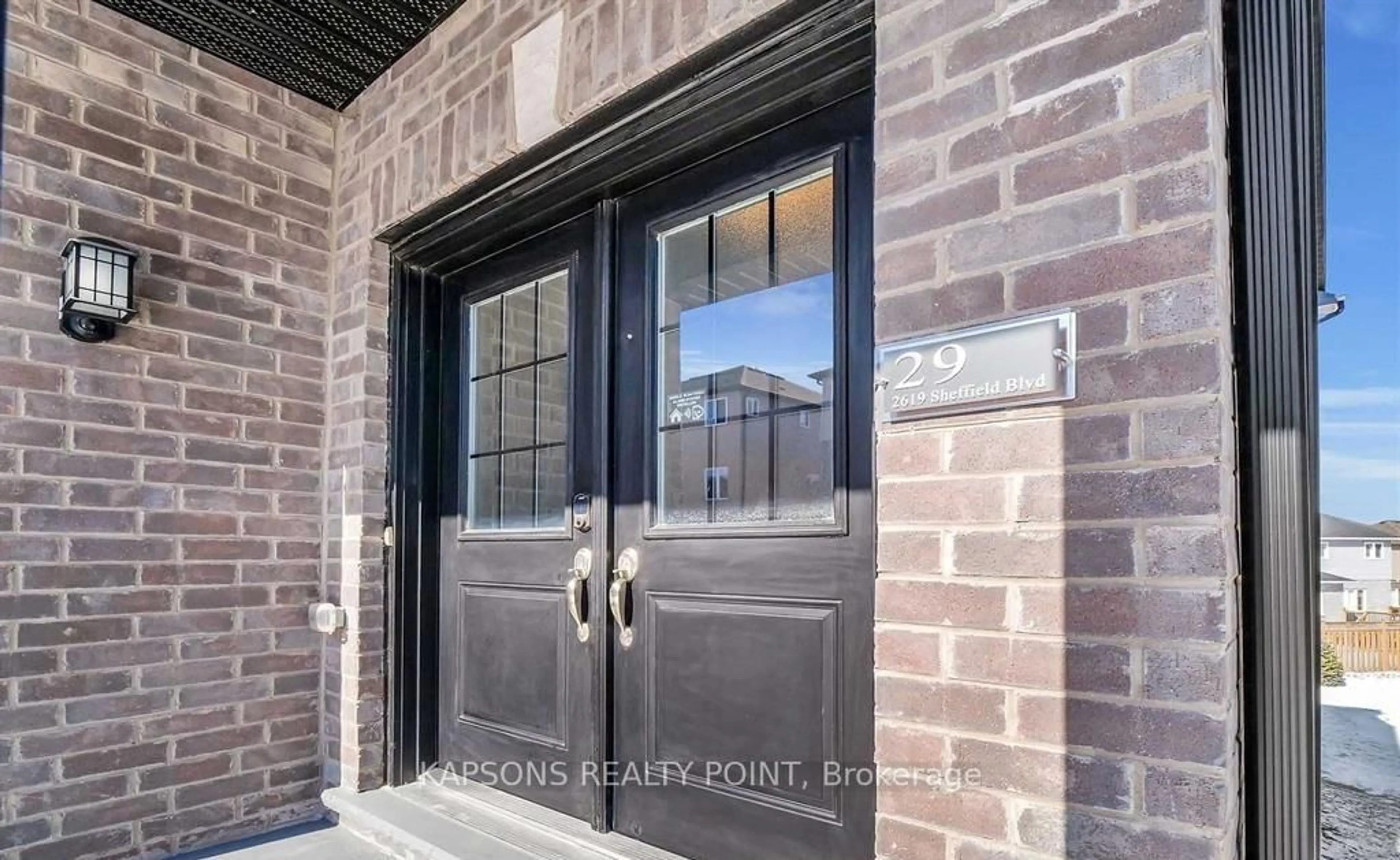 Indoor entryway for 2619 Sheffield Blvd, London South Ontario N6M 0G4