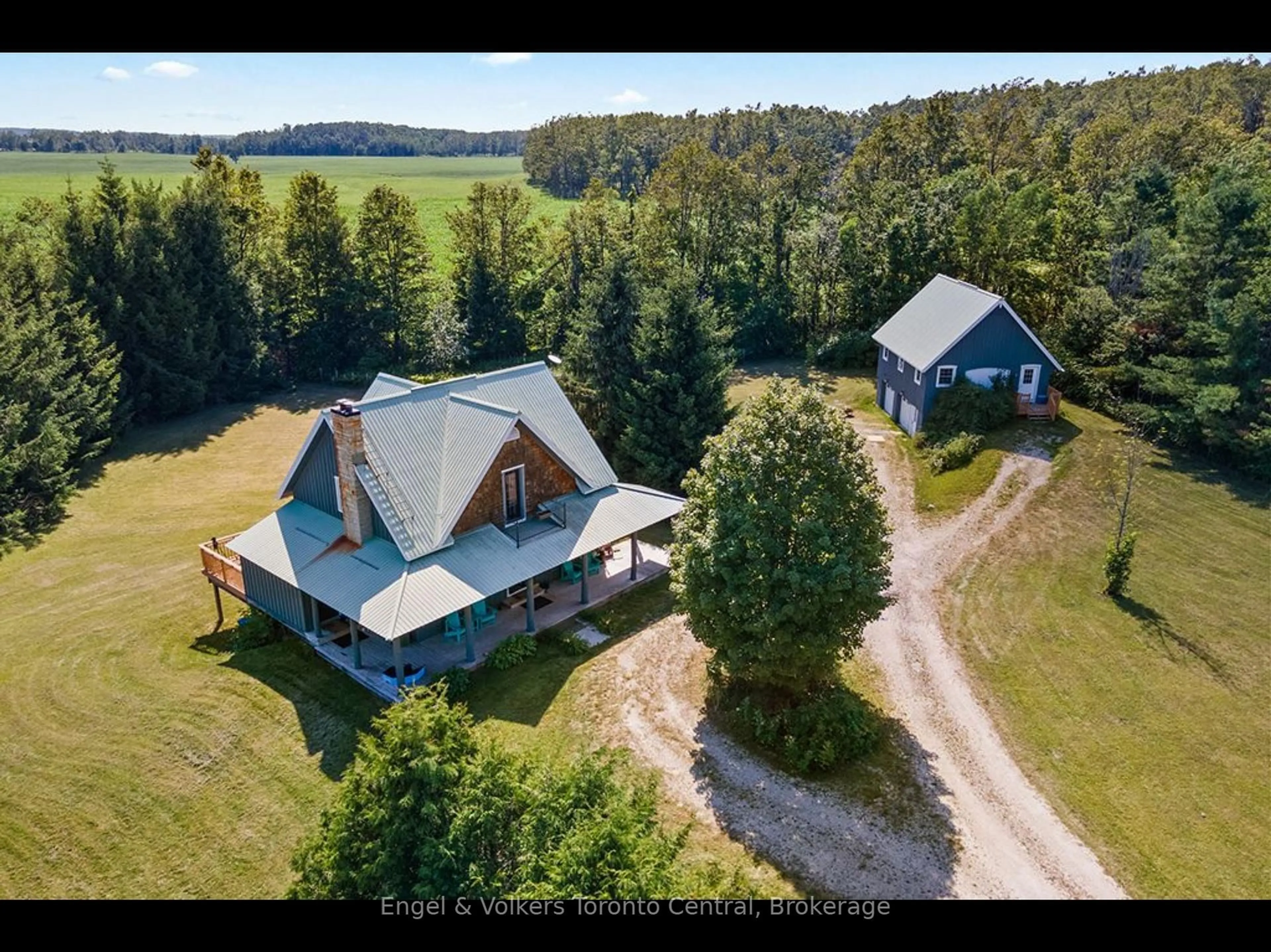 A pic from outside/outdoor area/front of a property/back of a property/a pic from drone, water/lake/river/ocean view for 210 EAGLE Cres, Grey Highlands Ontario N0C 1M0