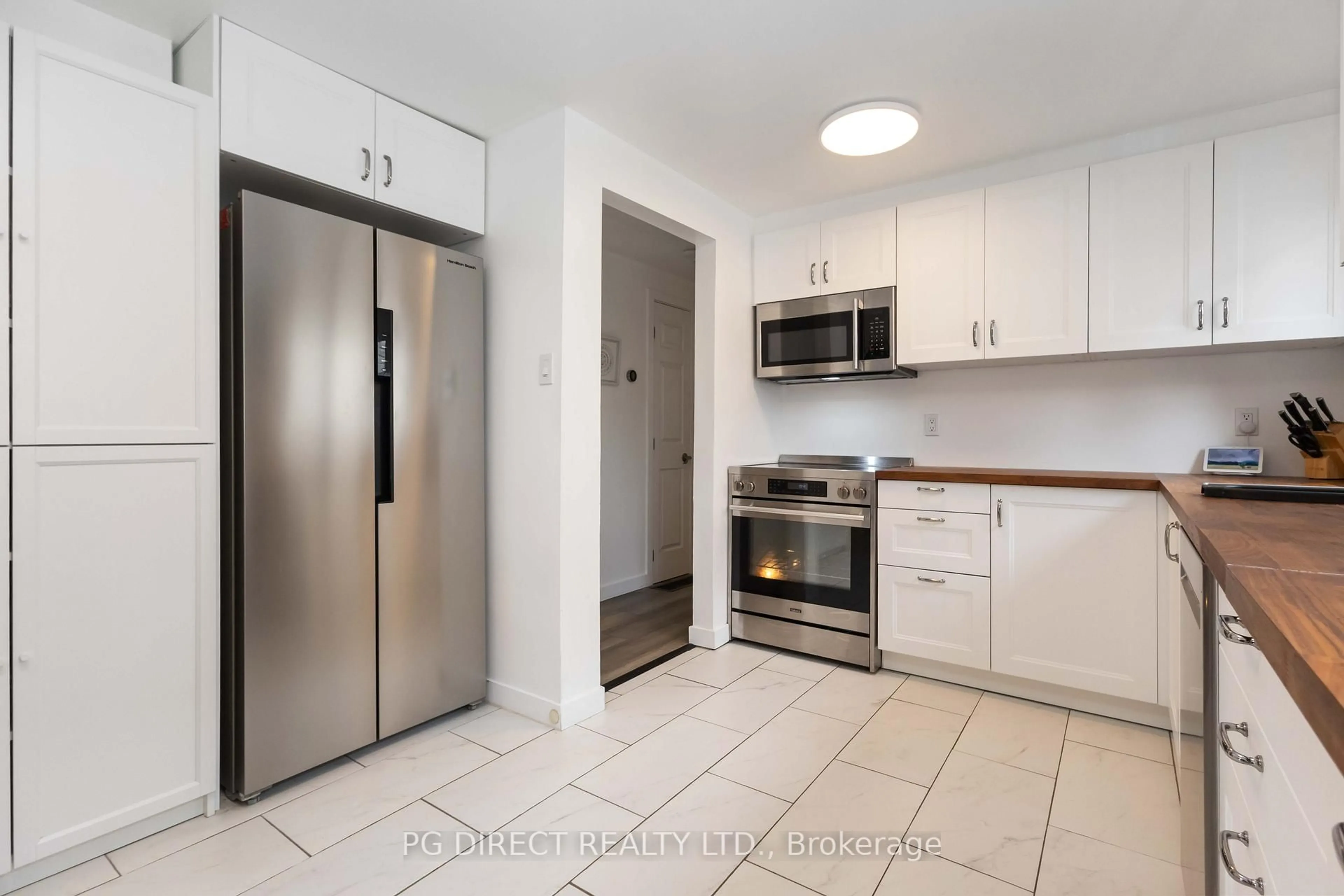 Standard kitchen, ceramic/tile floor for 2054 Walker Ave, Peterborough East Ontario K9L 1S1
