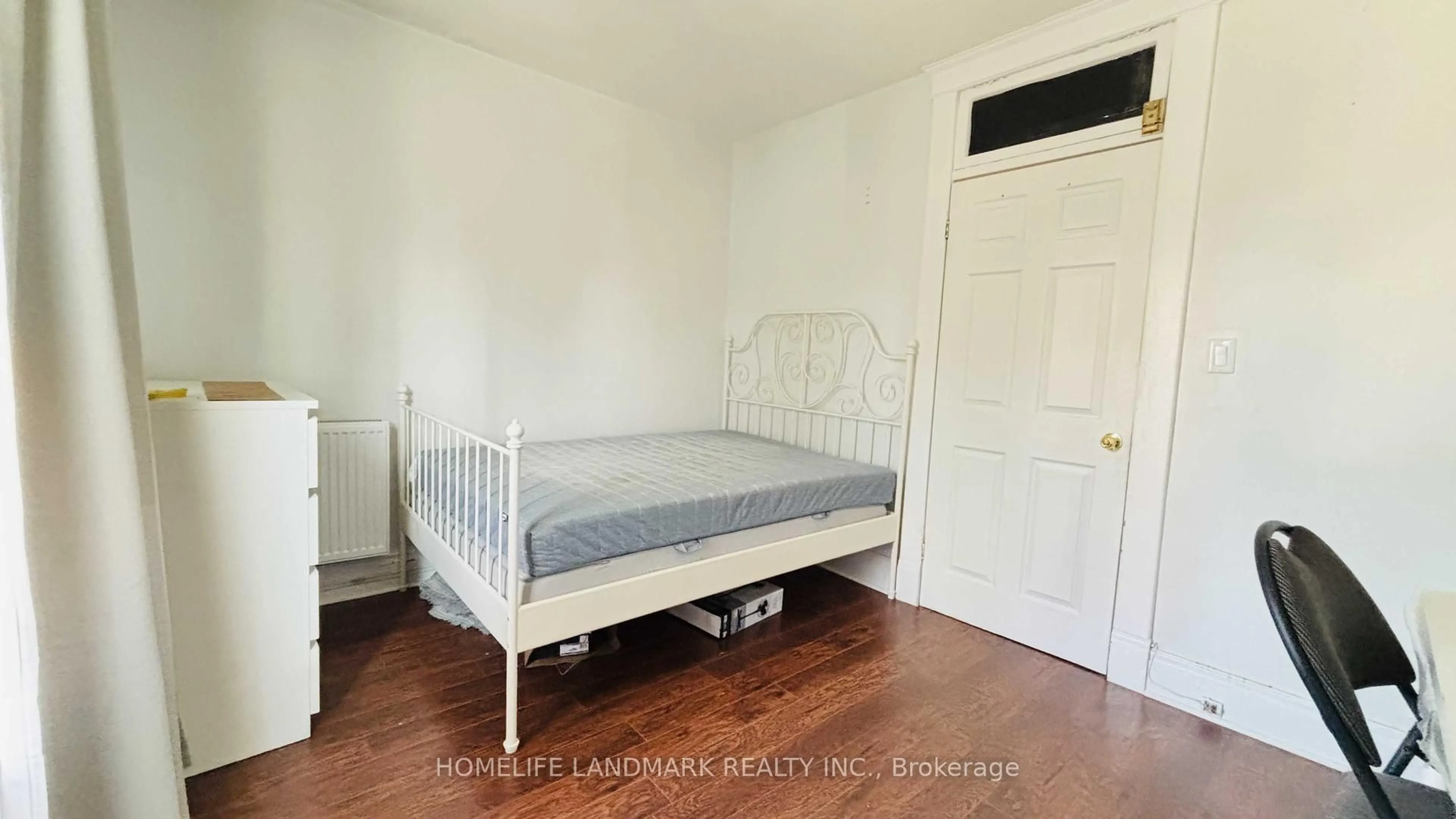 A pic of a room for 30 Regina St, Waterloo Ontario N2J 3A1