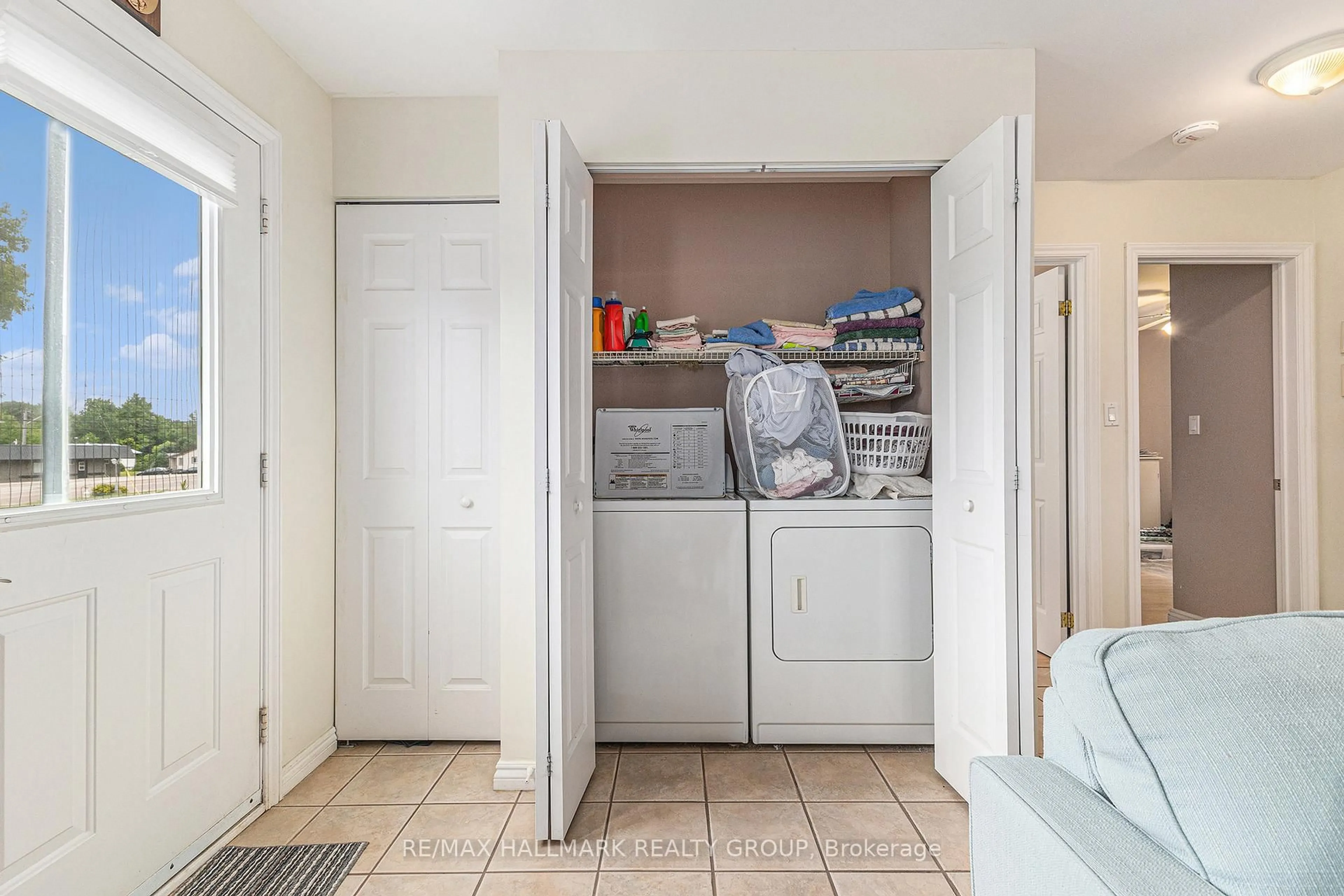 Laundry room for 735 River Rd, Braeside Ontario K0A 1G0