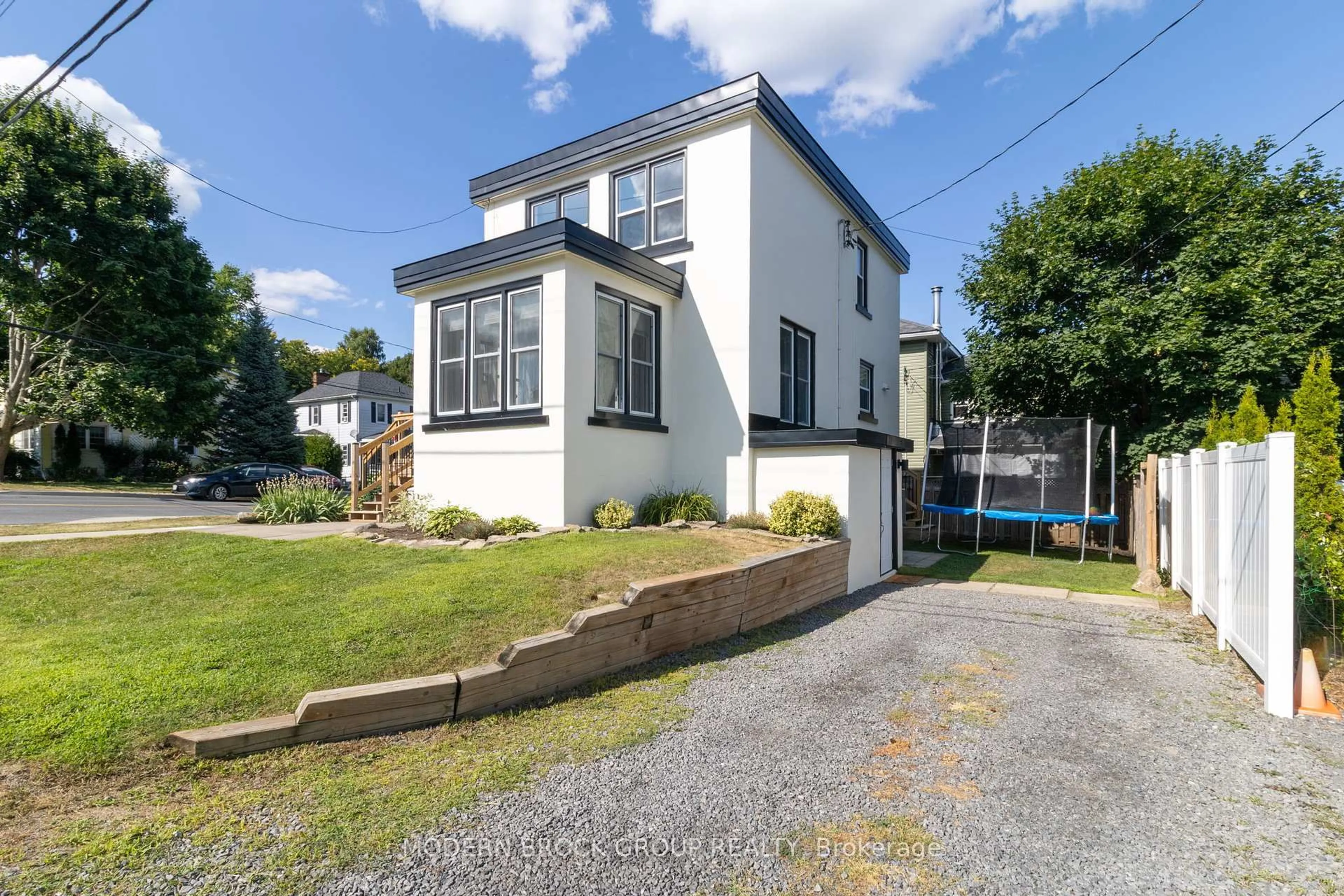 A pic from outside/outdoor area/front of a property/back of a property/a pic from drone, street for 493 Dibble St, Prescott Ontario K0E 1T0