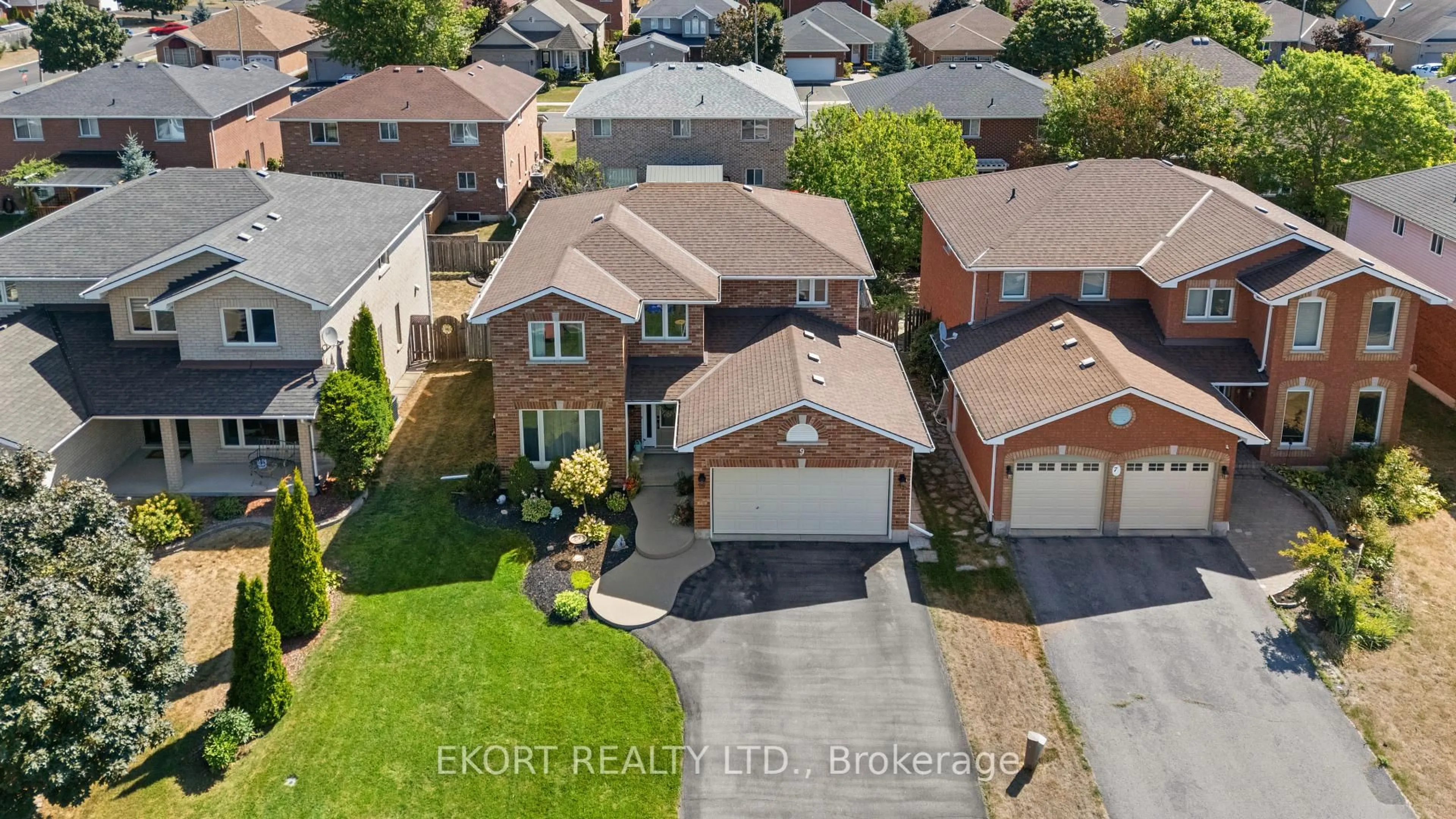 A pic from outside/outdoor area/front of a property/back of a property/a pic from drone, street for 9 Huron Lane, Belleville Ontario K8N 5Y5
