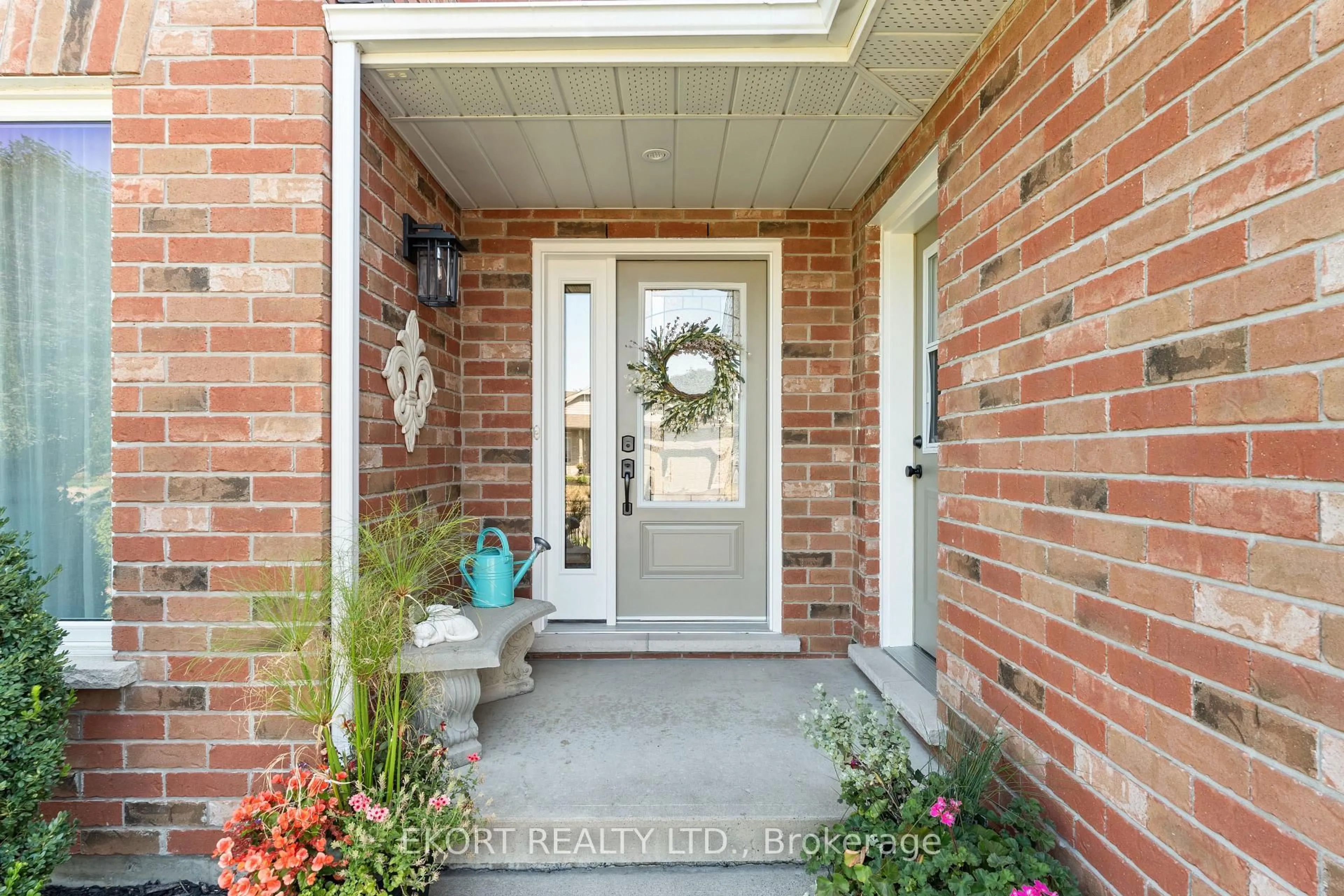 Indoor entryway for 9 Huron Lane, Belleville Ontario K8N 5Y5