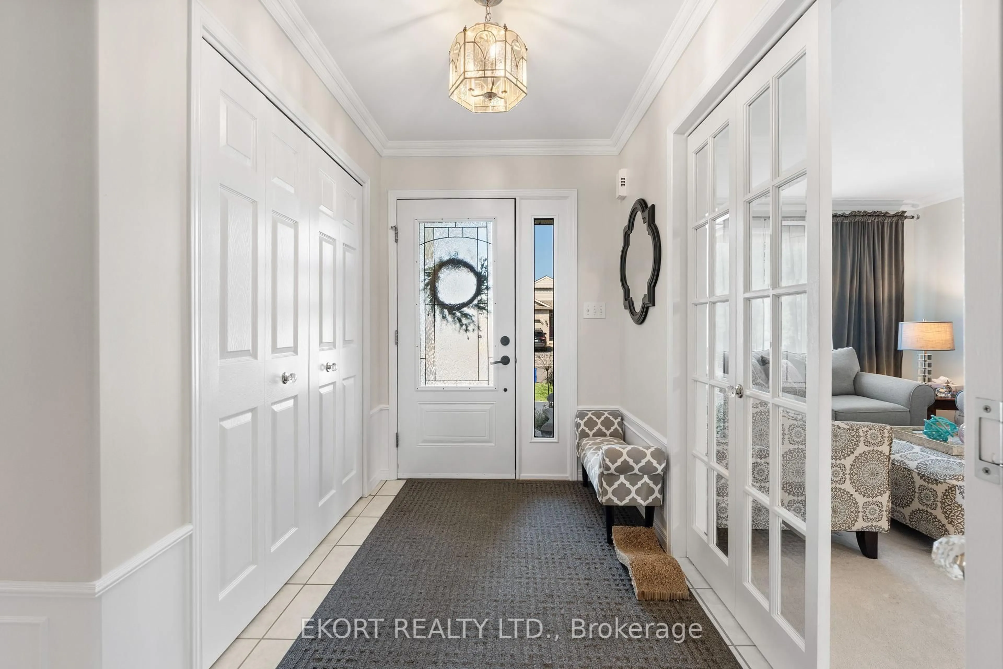 Indoor entryway for 9 Huron Lane, Belleville Ontario K8N 5Y5