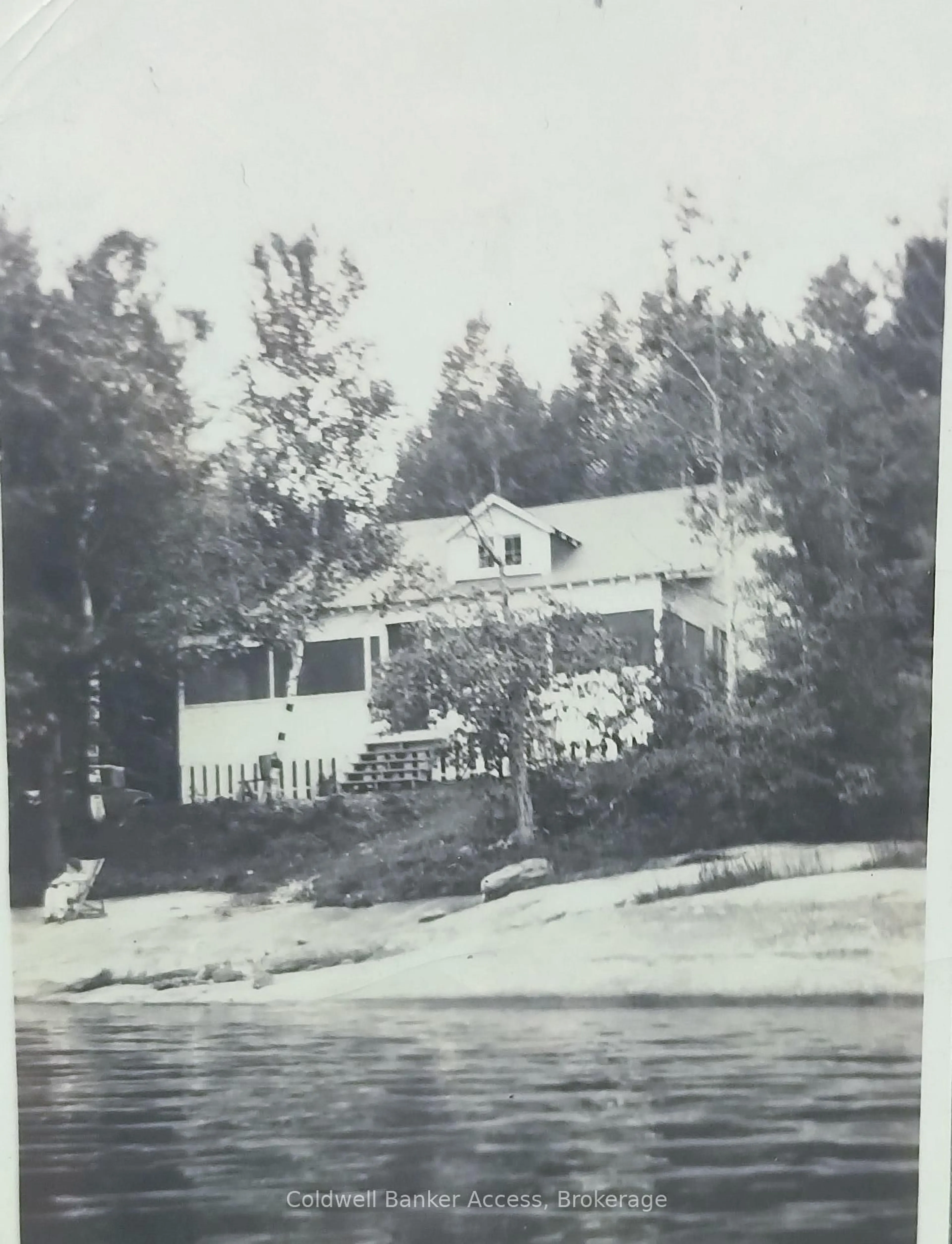Blurry image for 1031 Lionel Ave, Muskoka Lakes Ontario P0C 1A0