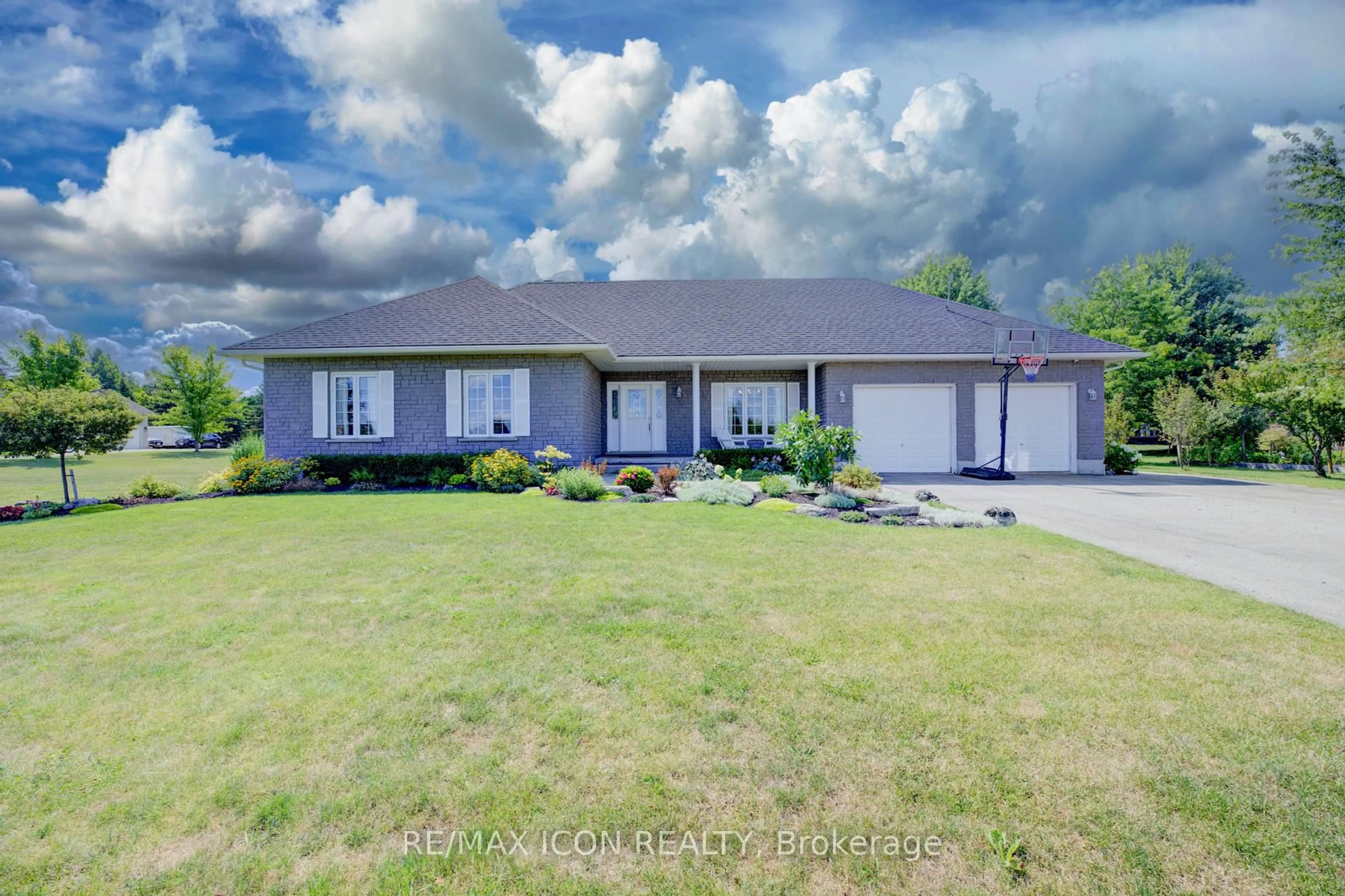 A pic from outside/outdoor area/front of a property/back of a property/a pic from drone, street for 17 Minto Pines Rd, Minto Ontario N0G 2L0