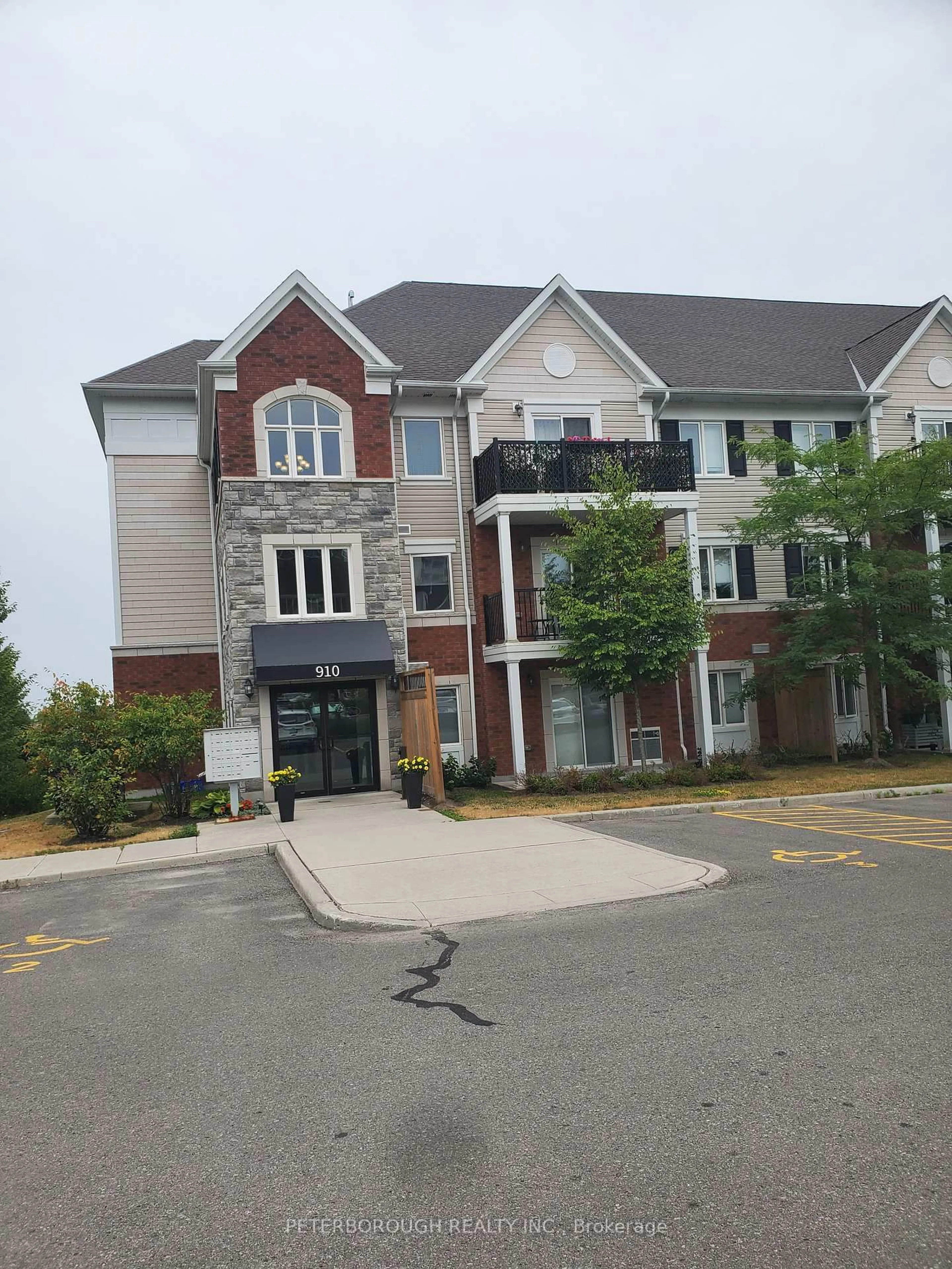 A pic from outside/outdoor area/front of a property/back of a property/a pic from drone, unknown for 910 Wentworth St #301, Peterborough West Ontario K9J 8R8