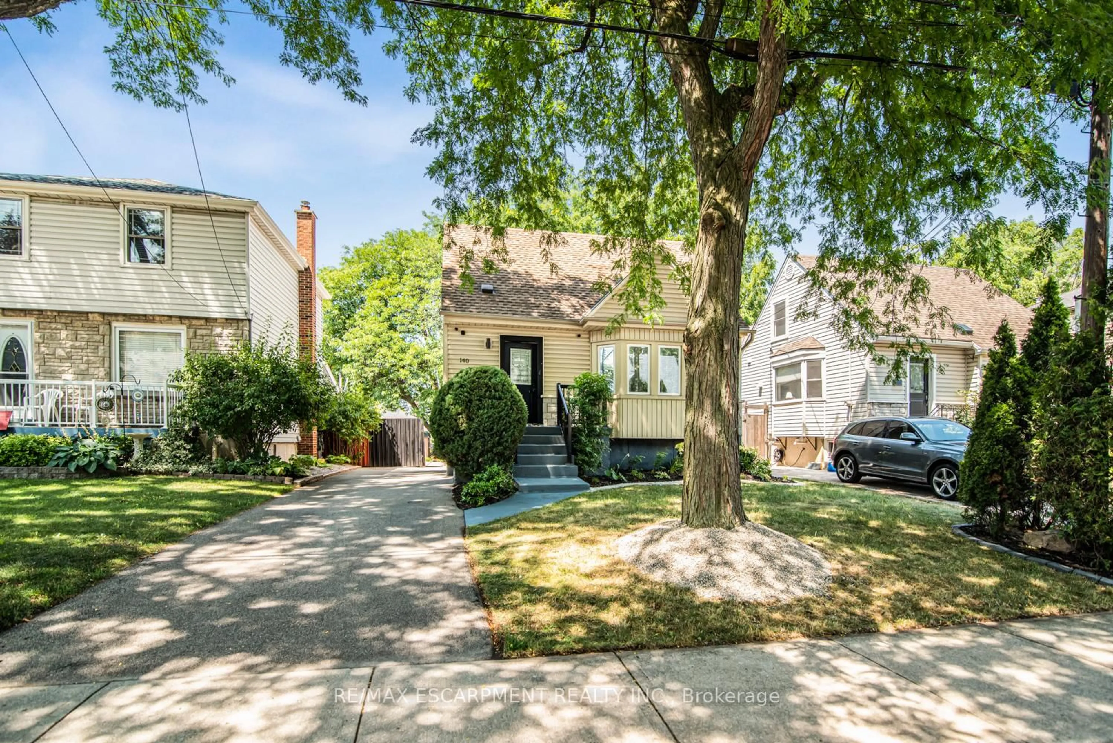 Unknown for 140 East 35th St, Hamilton Ontario L8V 3Y2