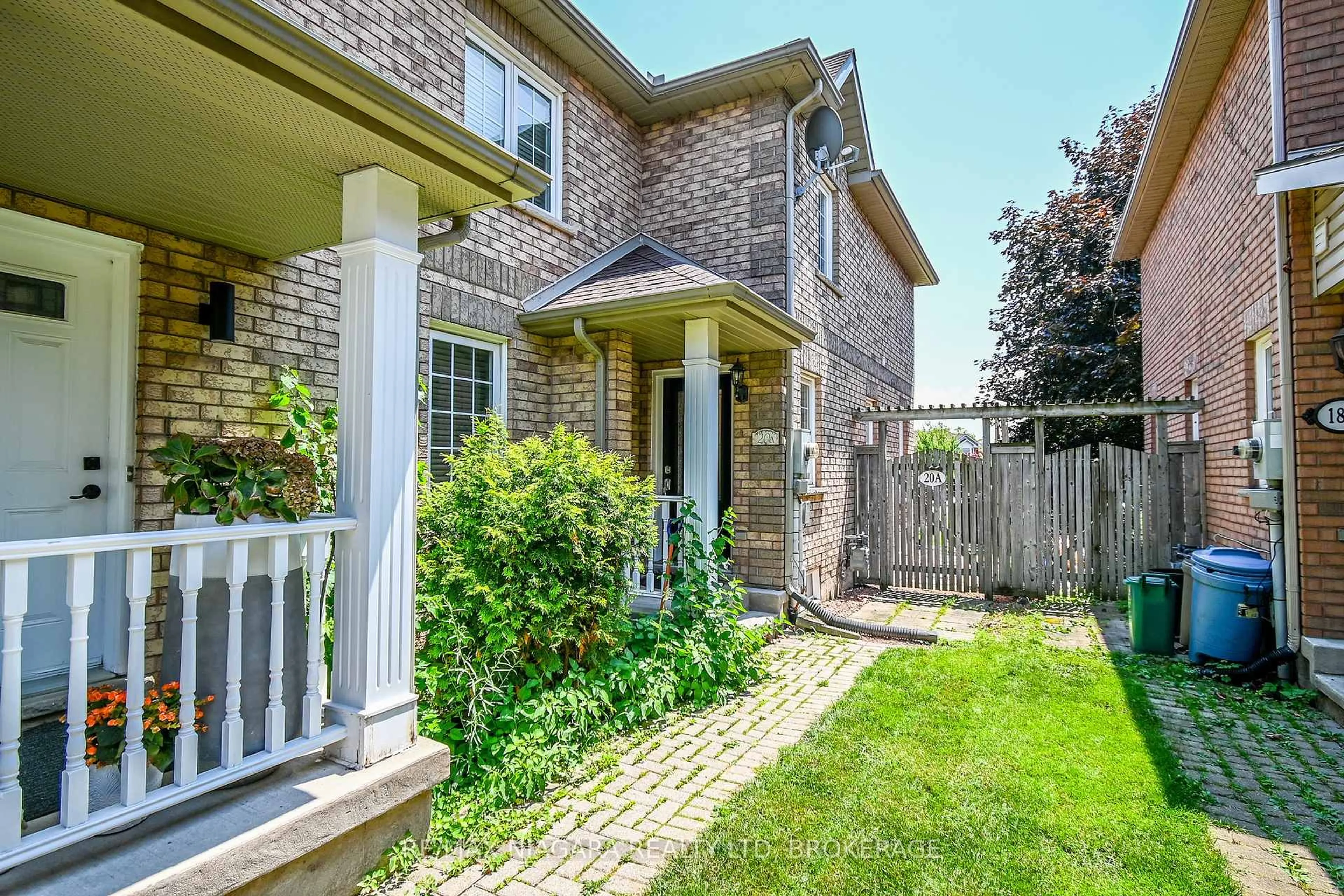 Home with brick exterior material, street for 20A Brown Dr, St. Catharines Ontario L2S 3Z4