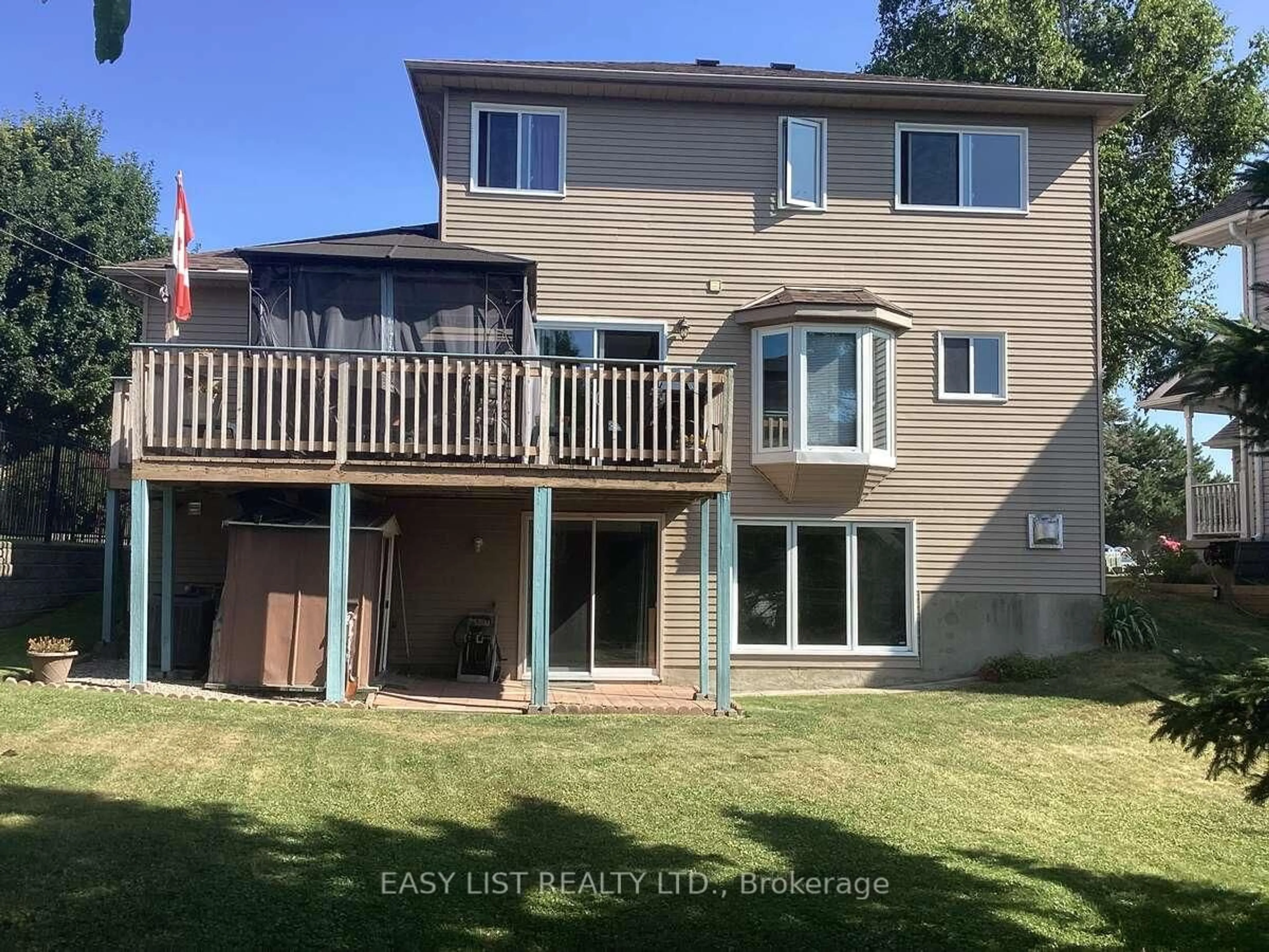 Home with vinyl exterior material, unknown for 601 MacDonald Dr, Gananoque Ontario K7G 3C3