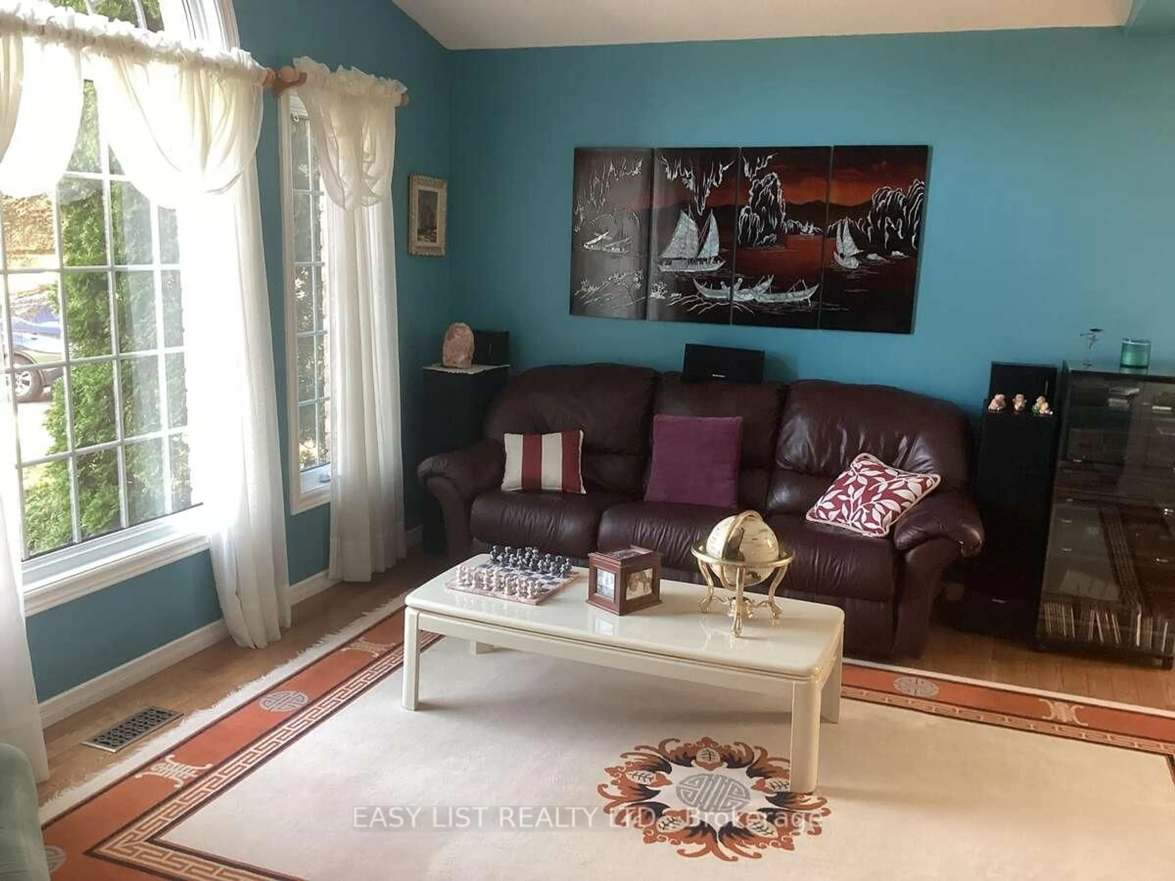 Living room with furniture, unknown for 601 MacDonald Dr, Gananoque Ontario K7G 3C3