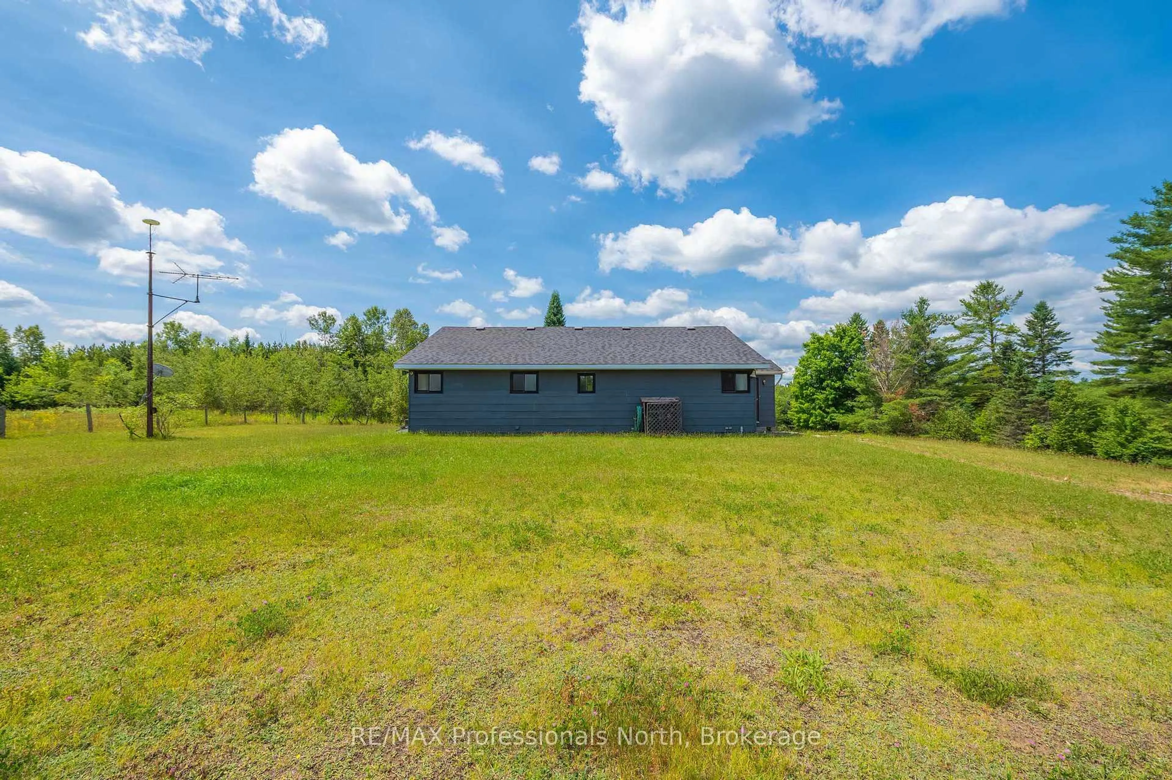 A pic from outside/outdoor area/front of a property/back of a property/a pic from drone, unknown for 3204 Gelert Rd, Minden Hills Ontario K0M 2K0