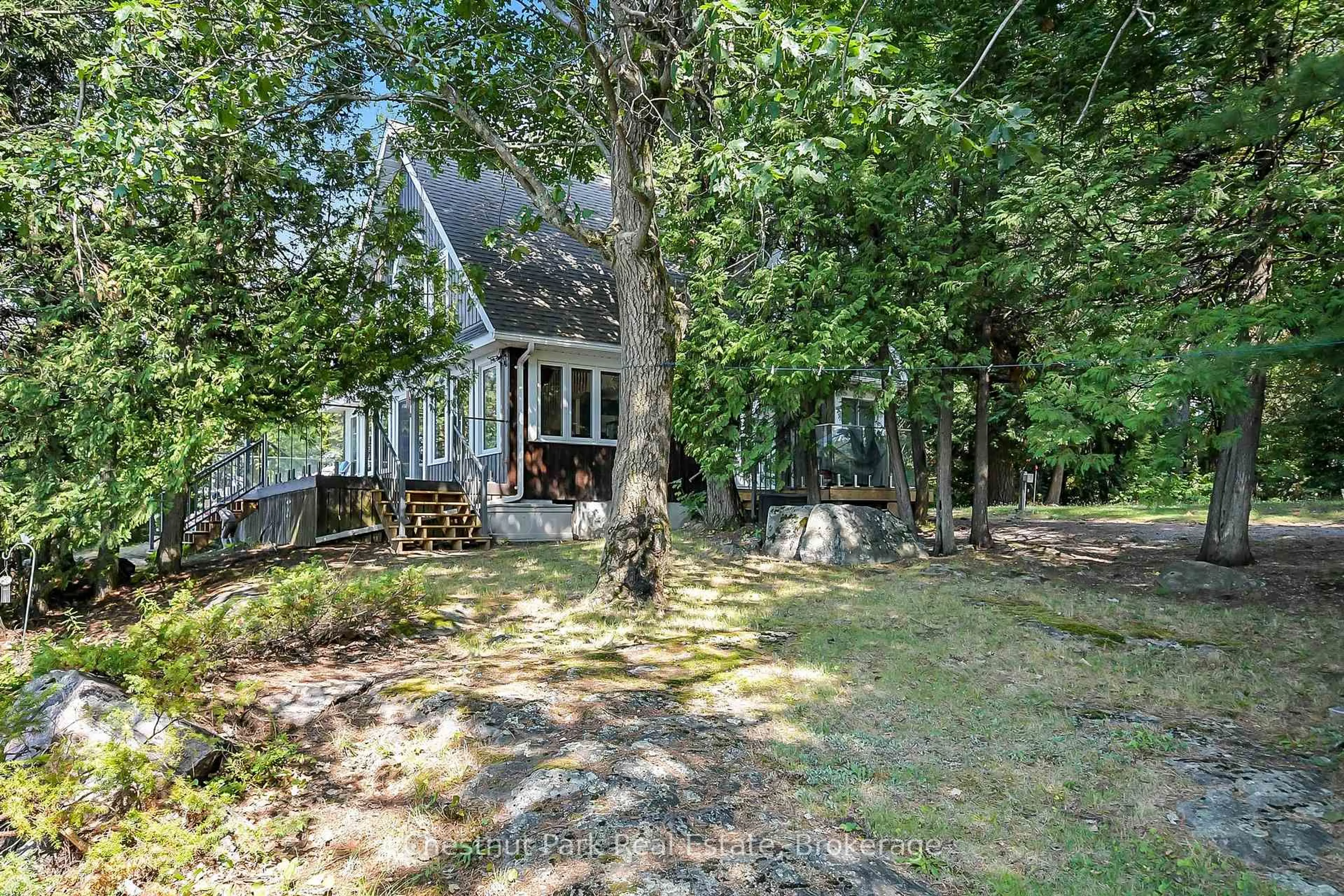 Patio, unknown for 1037 Fire Route 20G, Gravenhurst Ontario P1P 1R3