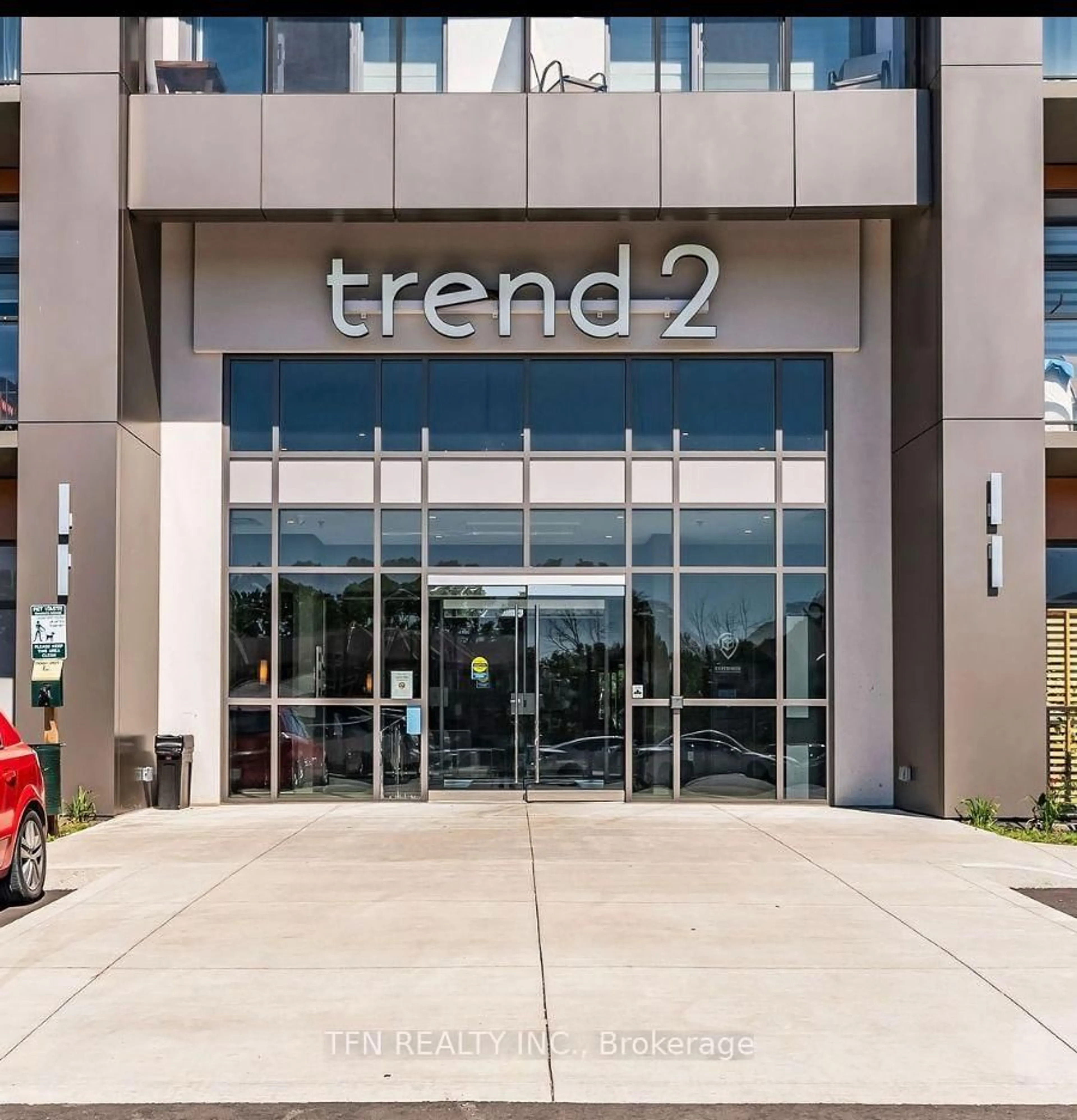 Indoor foyer for 460 Dundas St #121, Hamilton Ontario L8B 2A5