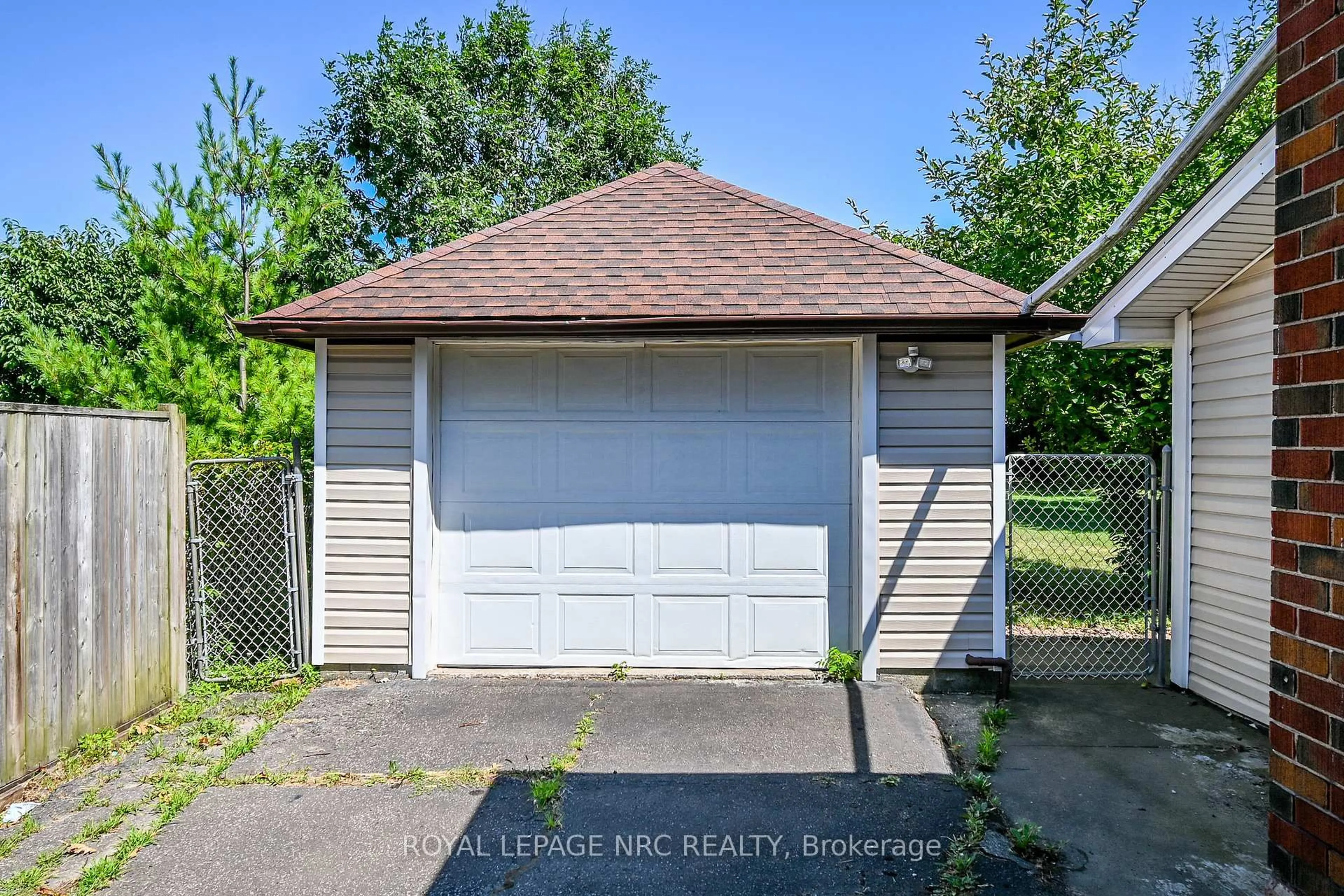 Shed for 88 Pine St, Thorold Ontario L2V 3L7