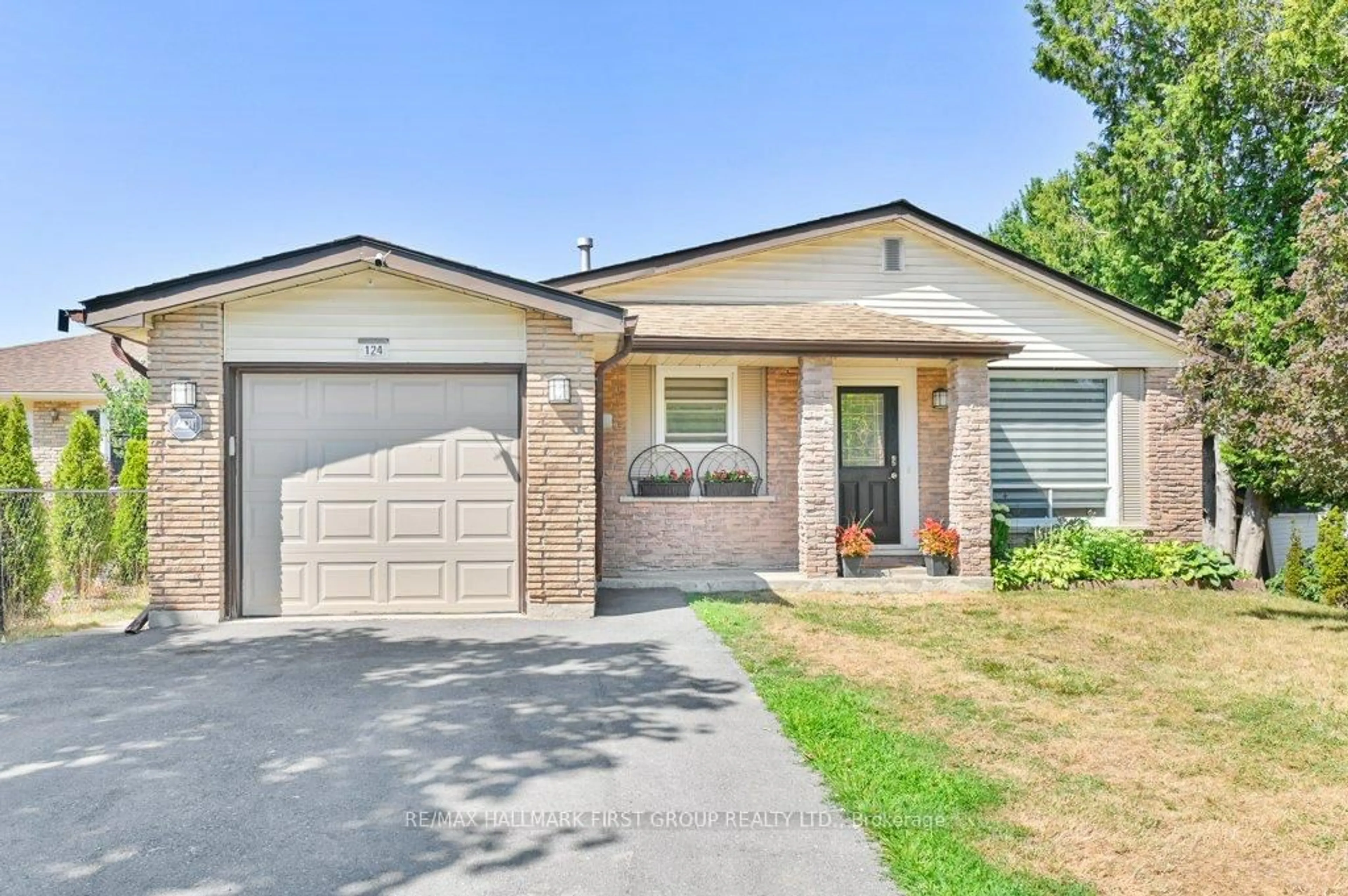 Home with brick exterior material, street for 124 Glendale Rd, Belleville Ontario K8P 4H6