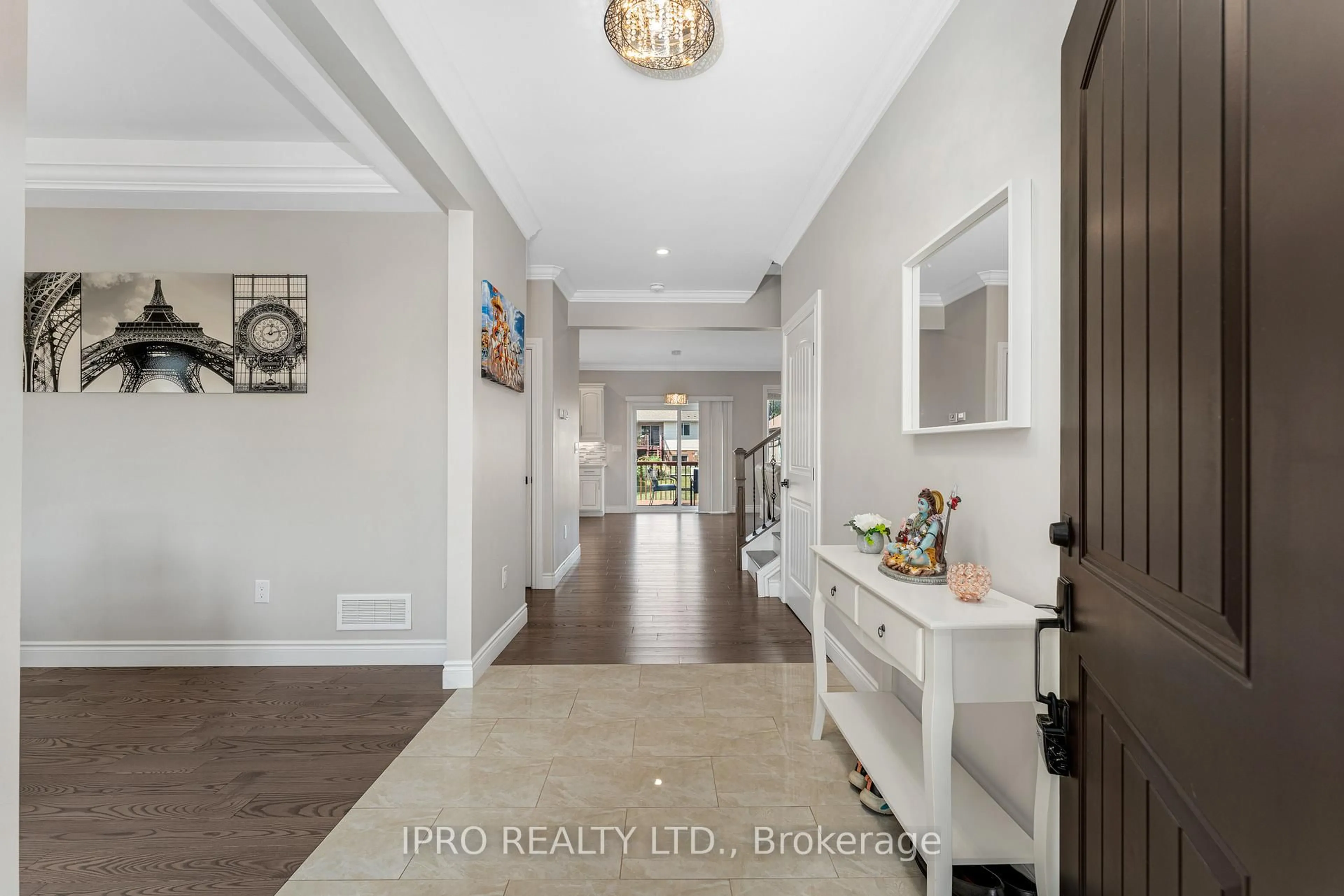 Indoor entryway for 190 Spring St, Lakeshore Ontario N0R 1A0