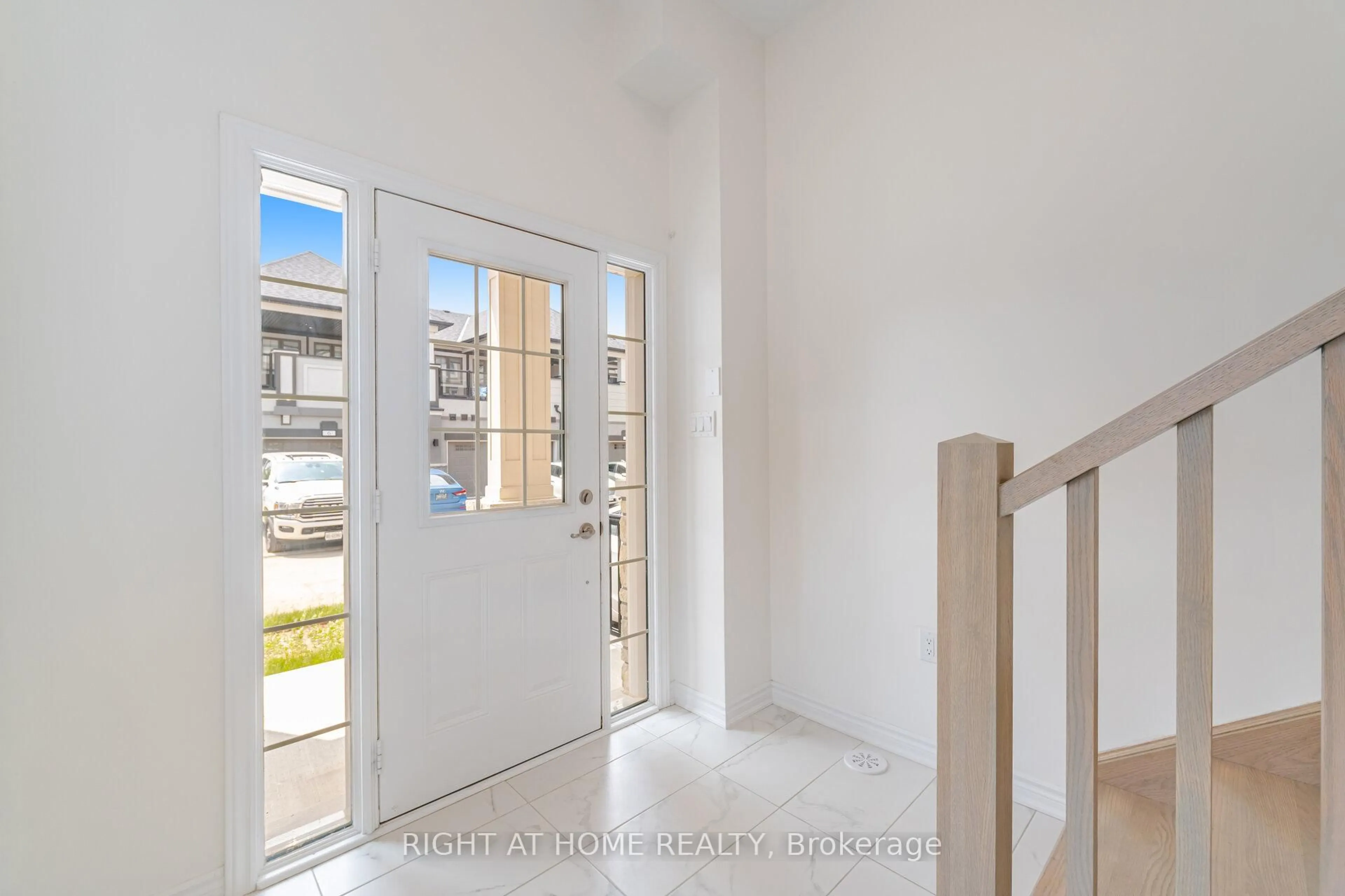 Indoor entryway for 305 Garner Rd #13, Hamilton Ontario L9G 3K9