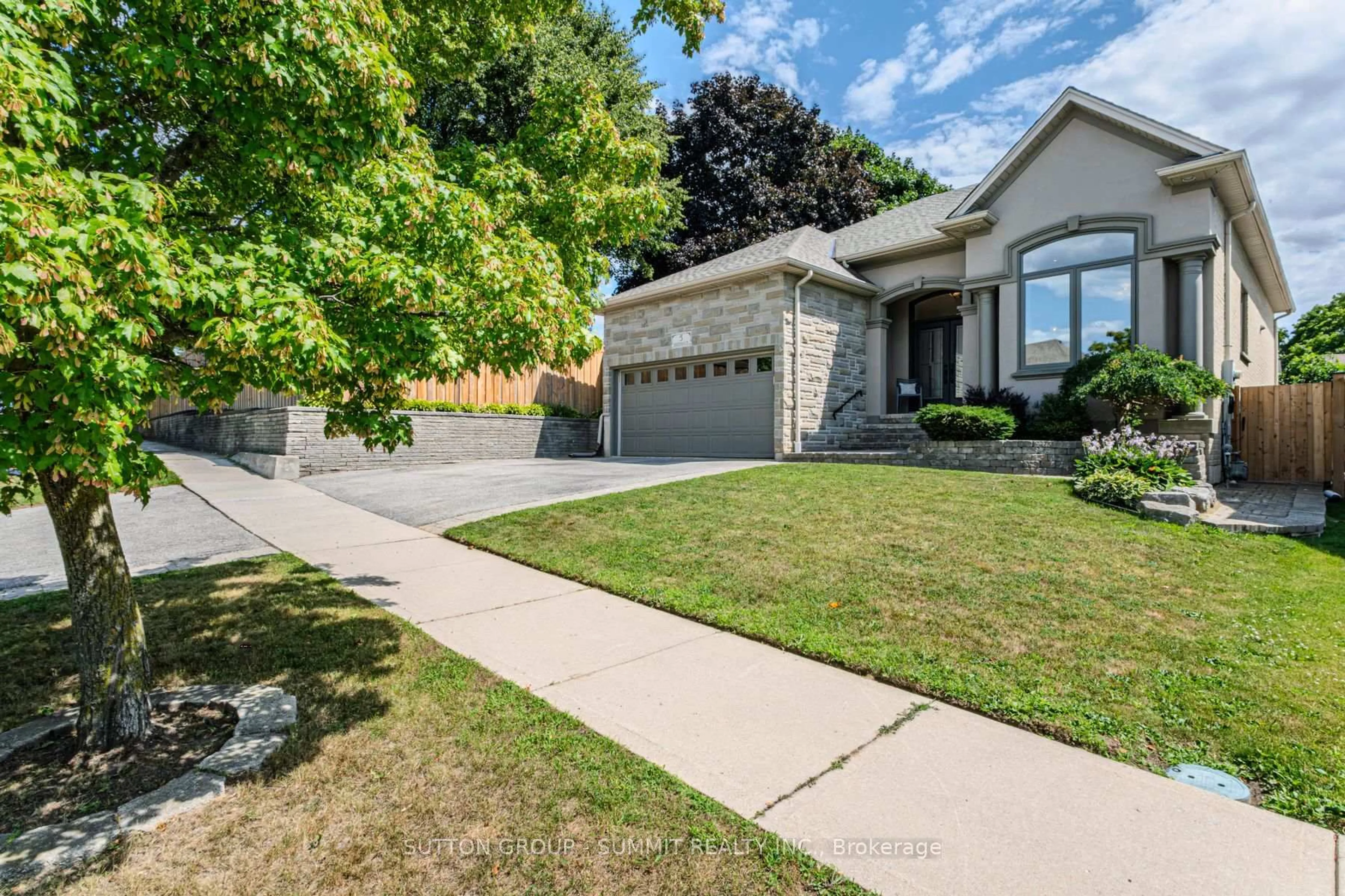 Home with brick exterior material, street for 5 Macdonald Cres, Brantford Ontario N3R 8B2