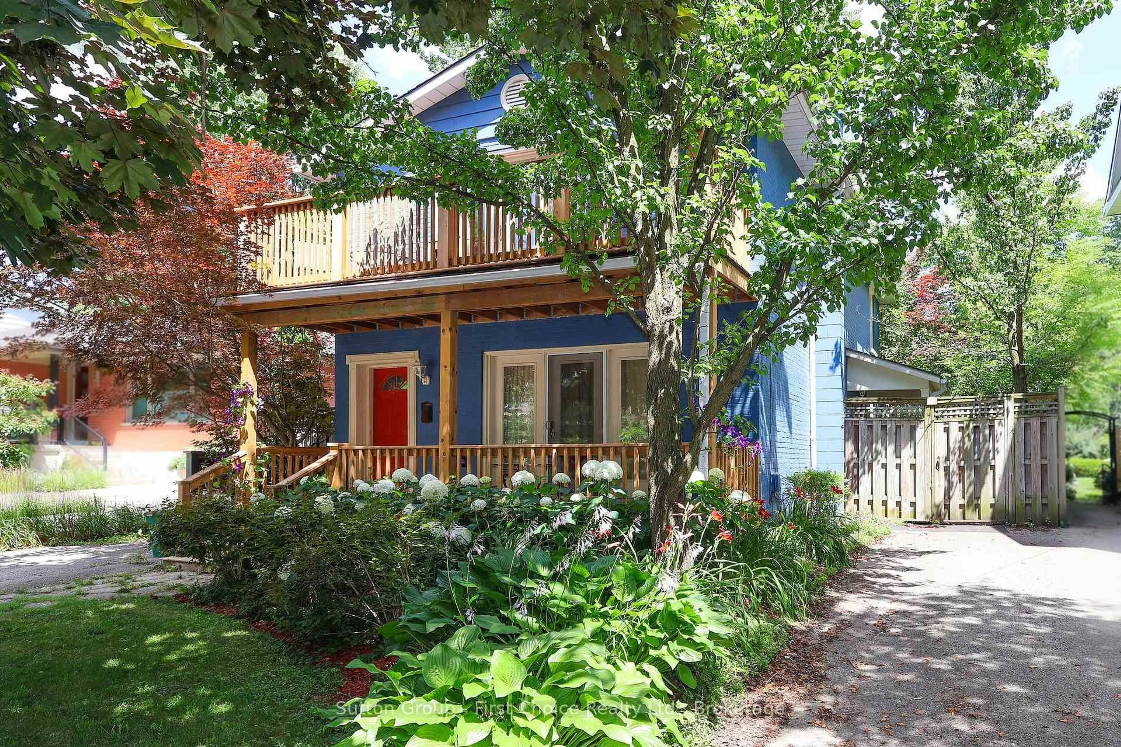 Patio, street for 176 Cobourg St, Stratford Ontario N5A 3E8