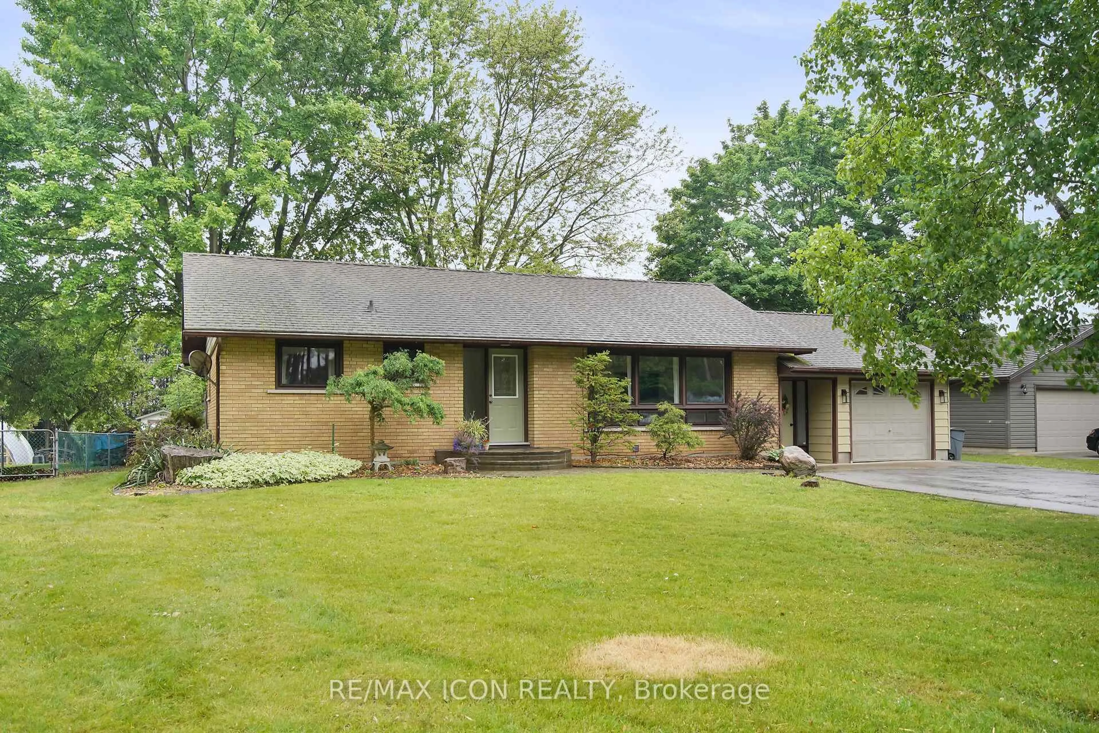 Home with brick exterior material, street for 8241 Sandytown Rd, Bayham Ontario N0J 1Y0