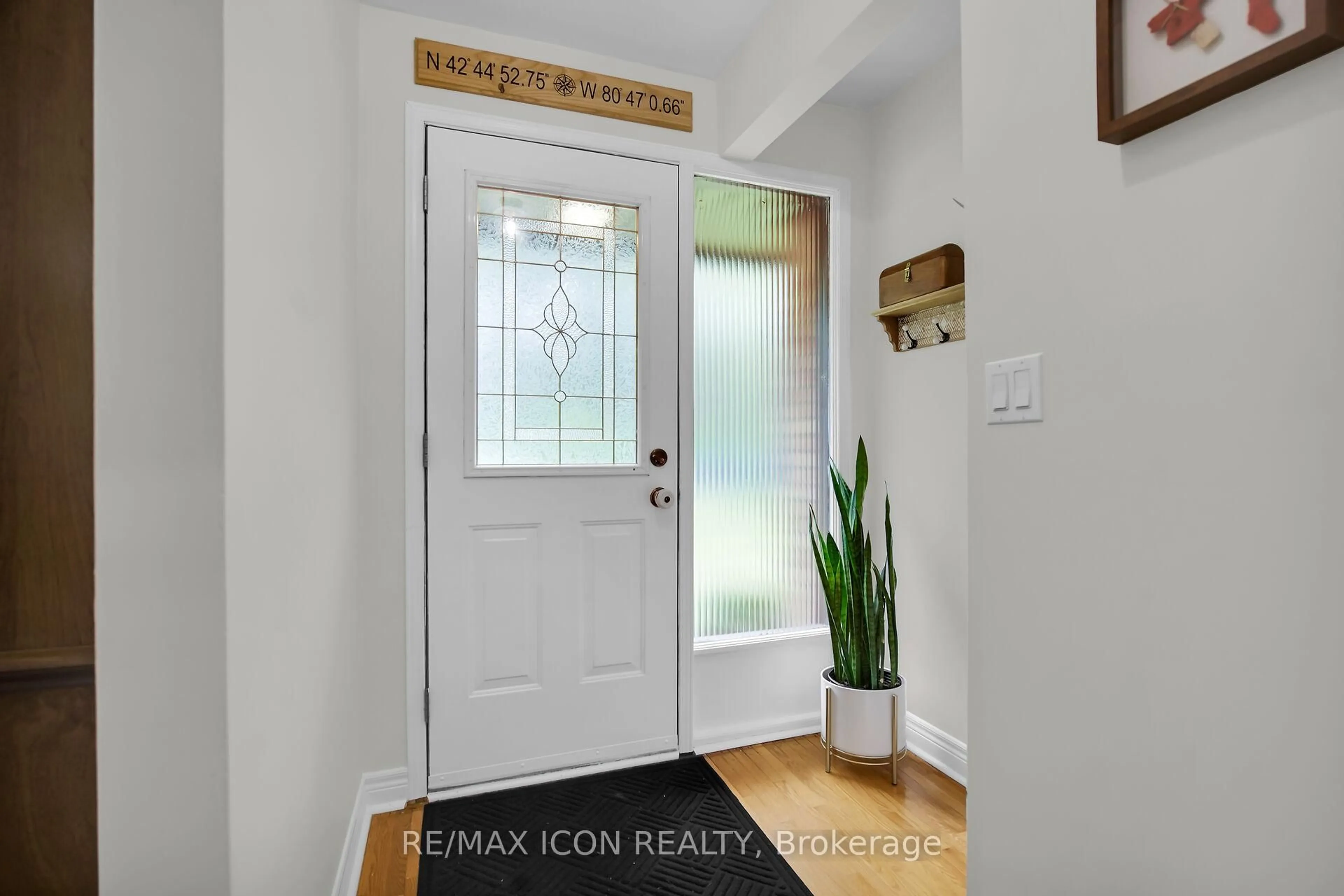 Indoor entryway for 8241 Sandytown Rd, Bayham Ontario N0J 1Y0