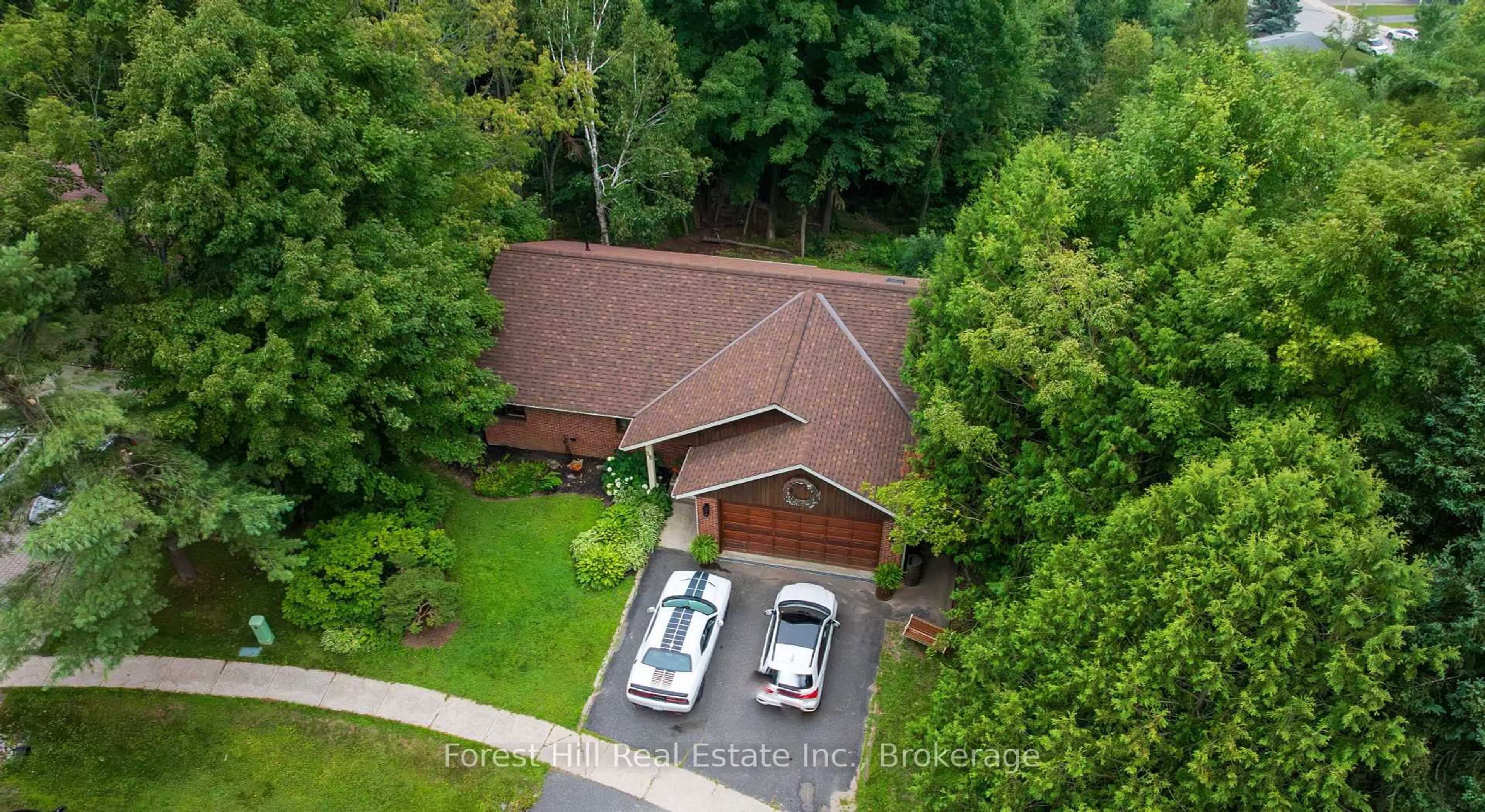 A pic from outside/outdoor area/front of a property/back of a property/a pic from drone, forest/trees view for 35 Westvale Dr, Bracebridge Ontario P1L 1B5