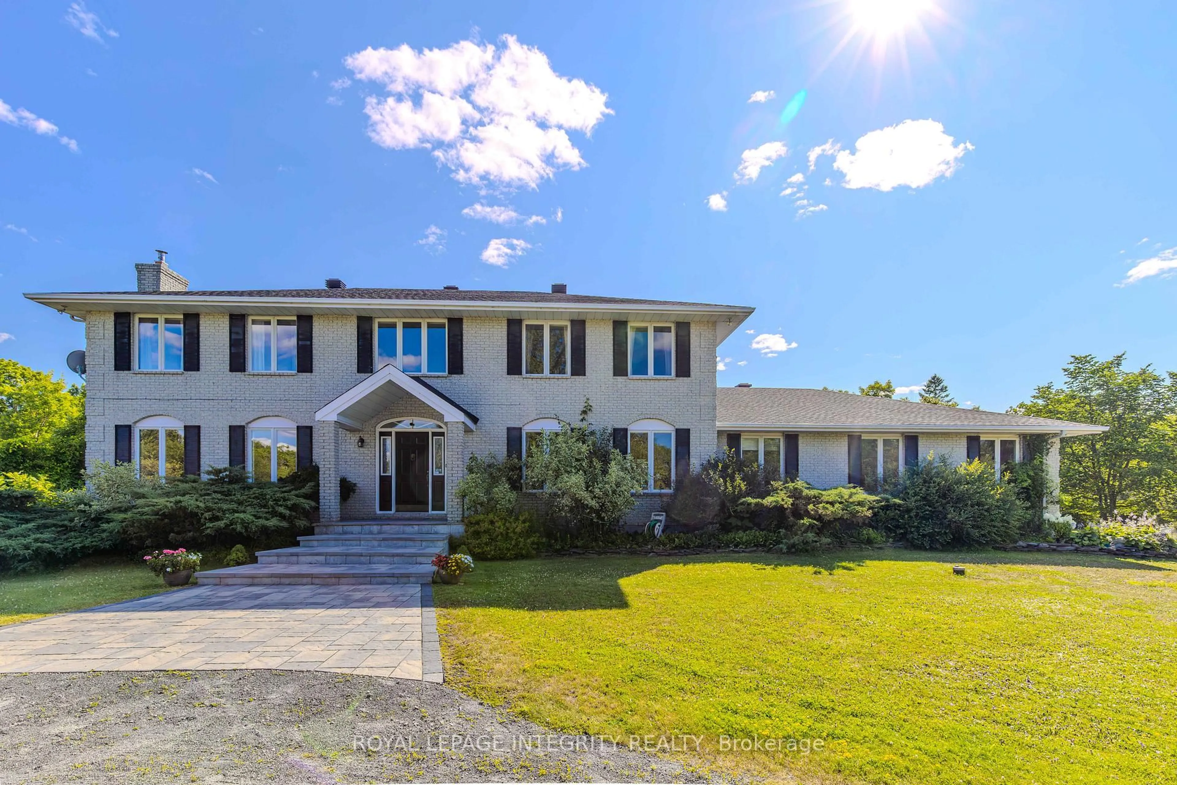 A pic from outside/outdoor area/front of a property/back of a property/a pic from drone, unknown for 2025 Sixth Line Rd, Ottawa Ontario K0A 1T0