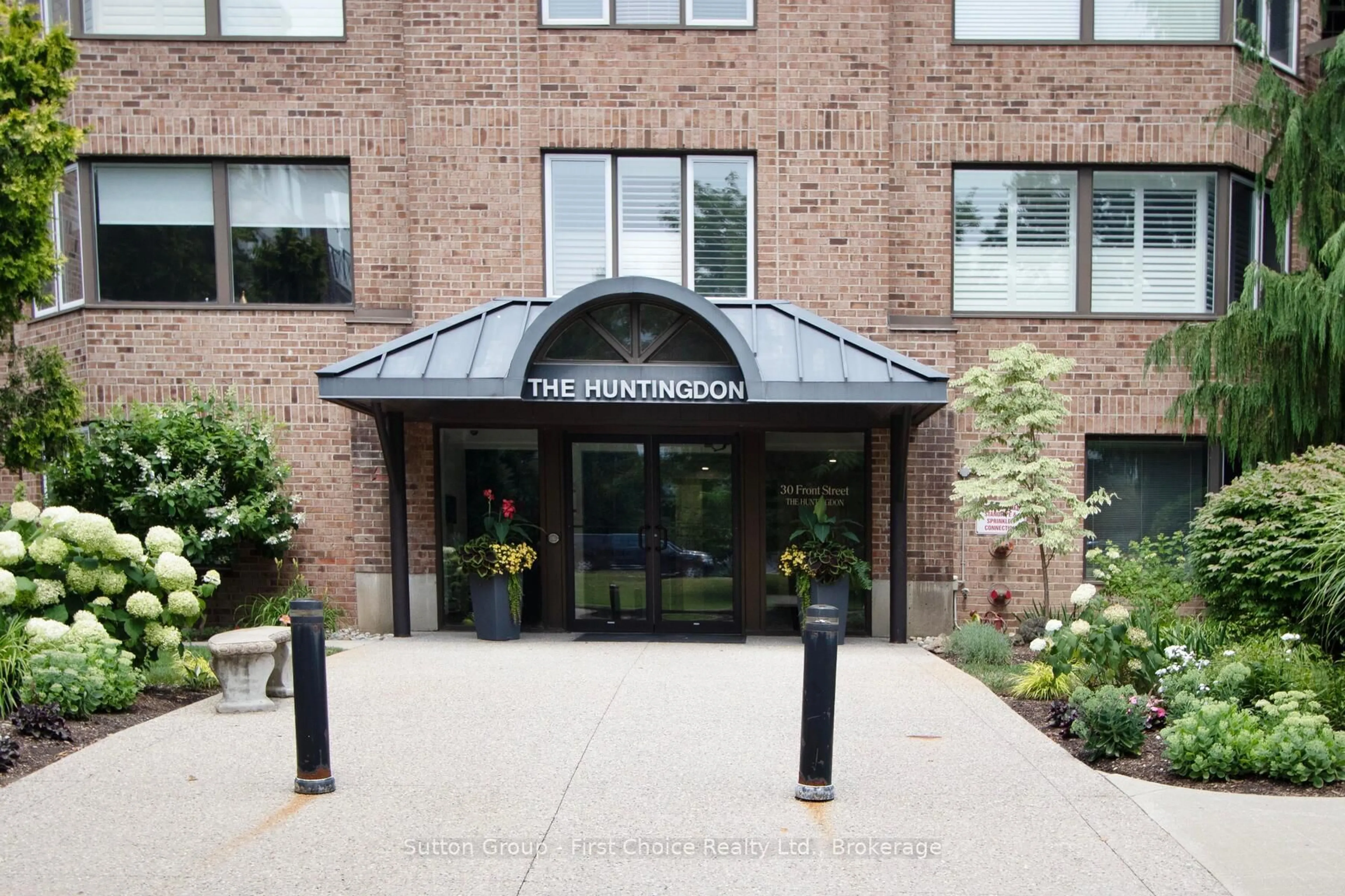 Indoor foyer for 30 Front St #206, Stratford Ontario N5A 7S3