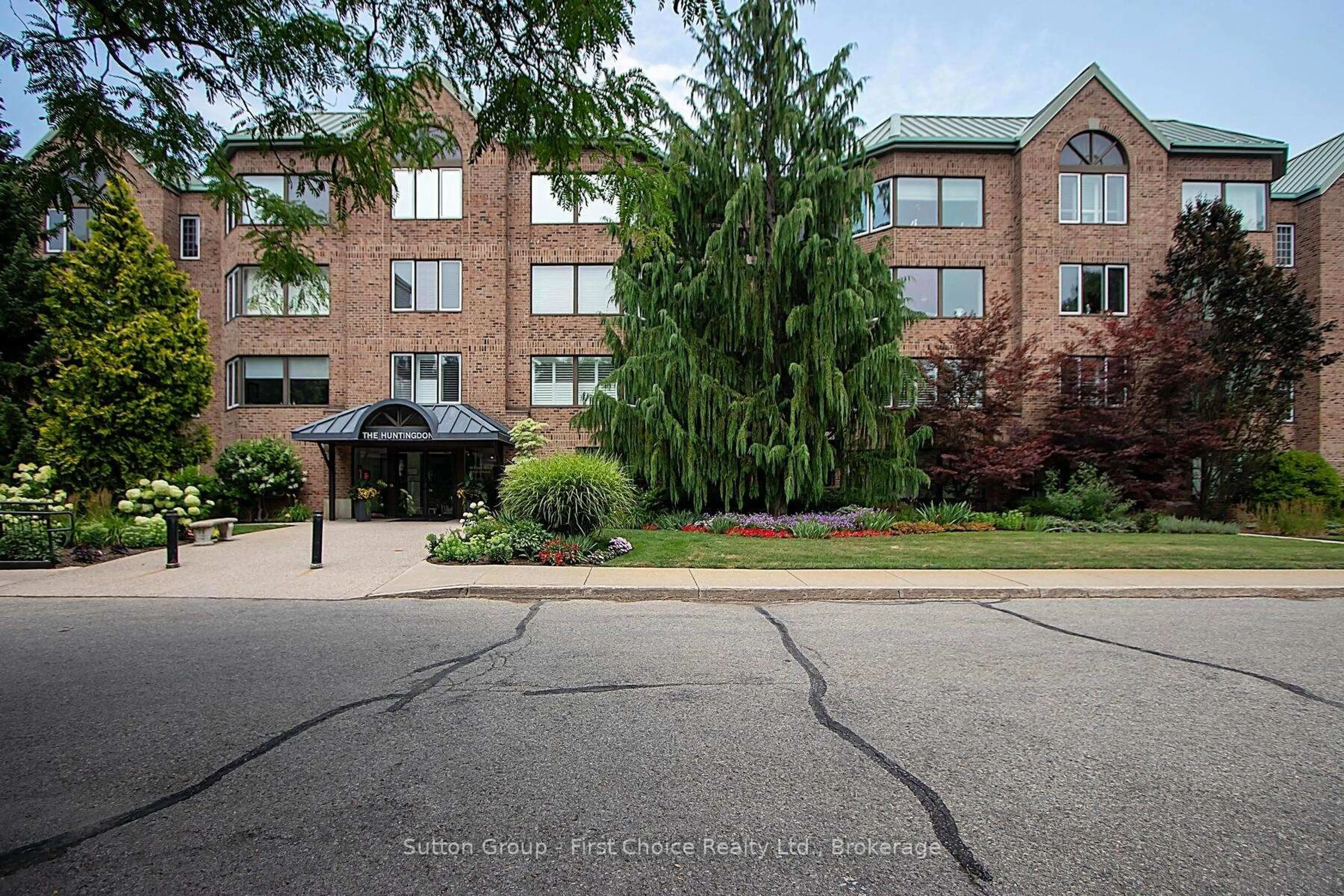 Unknown for 30 Front St #206, Stratford Ontario N5A 7S3