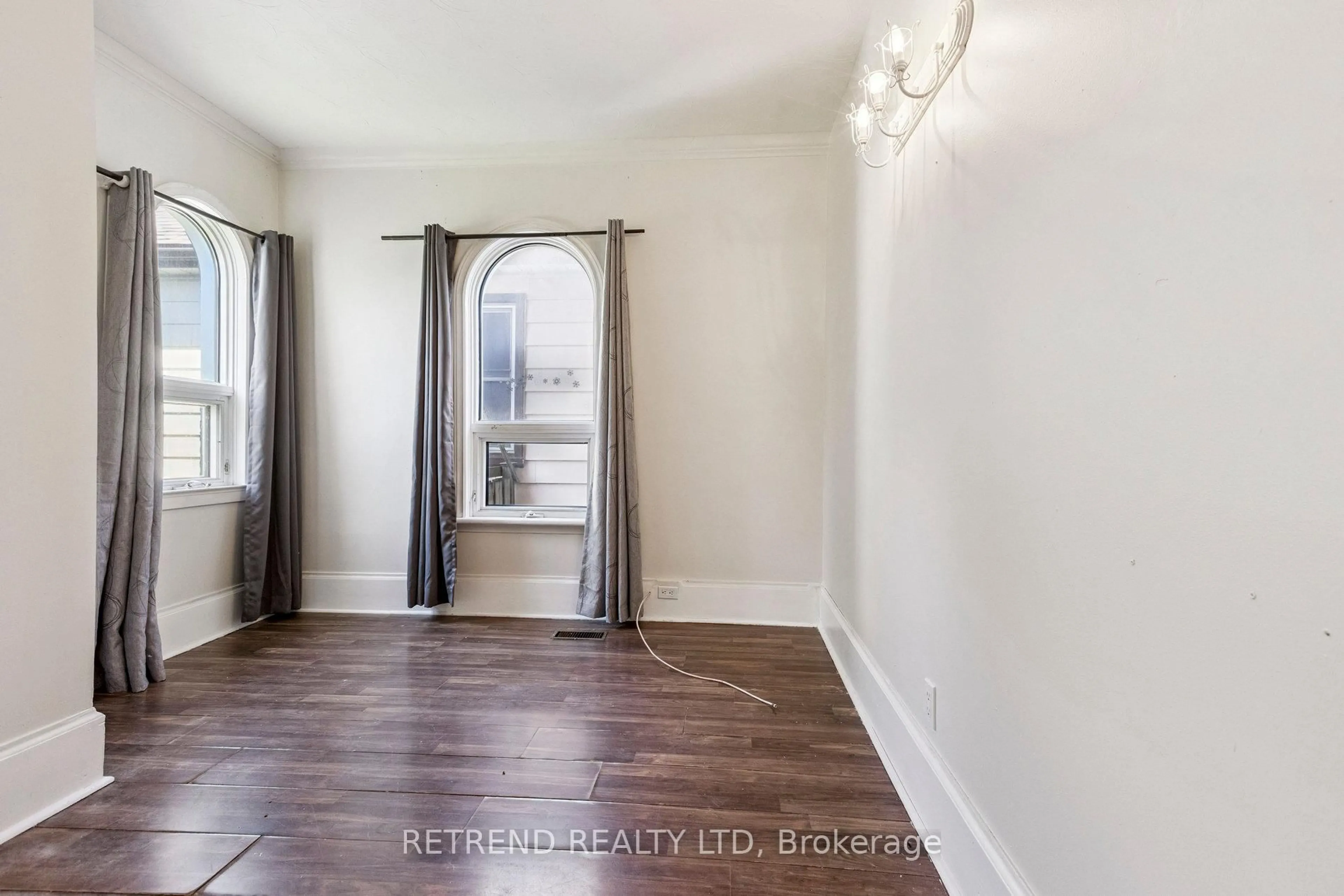 A pic of a room for 219 Erie Ave, Brantford Ontario N3S 2H1