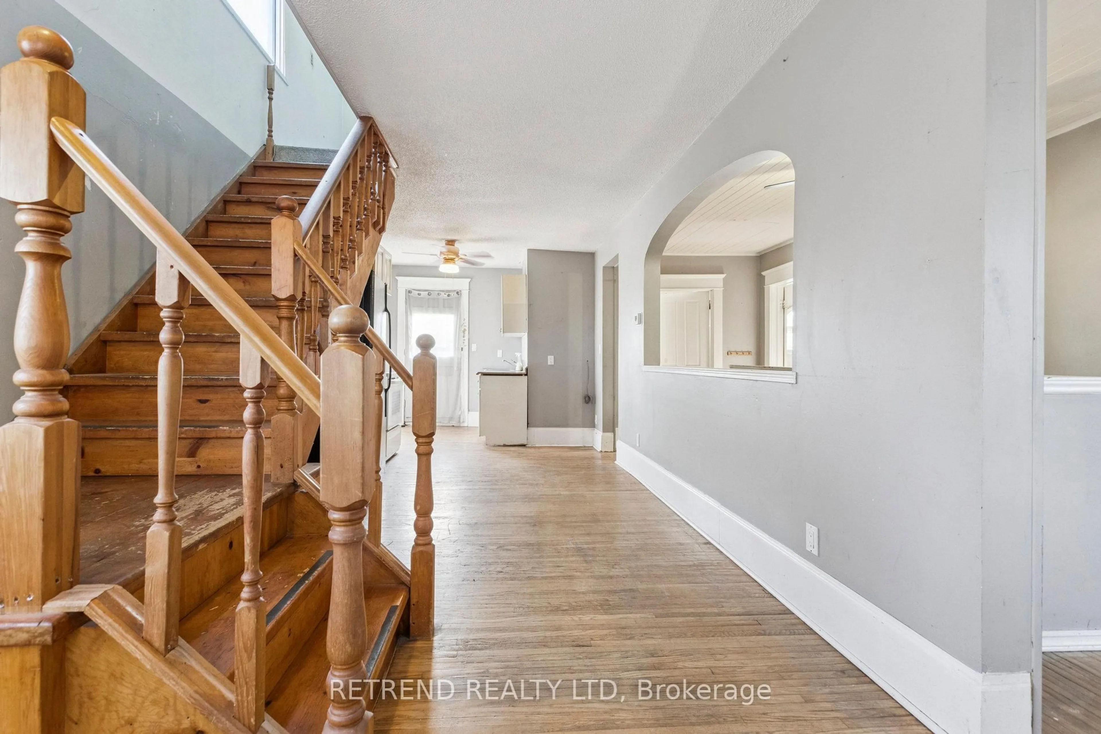 Indoor entryway for 219 Erie Ave, Brantford Ontario N3S 2H1