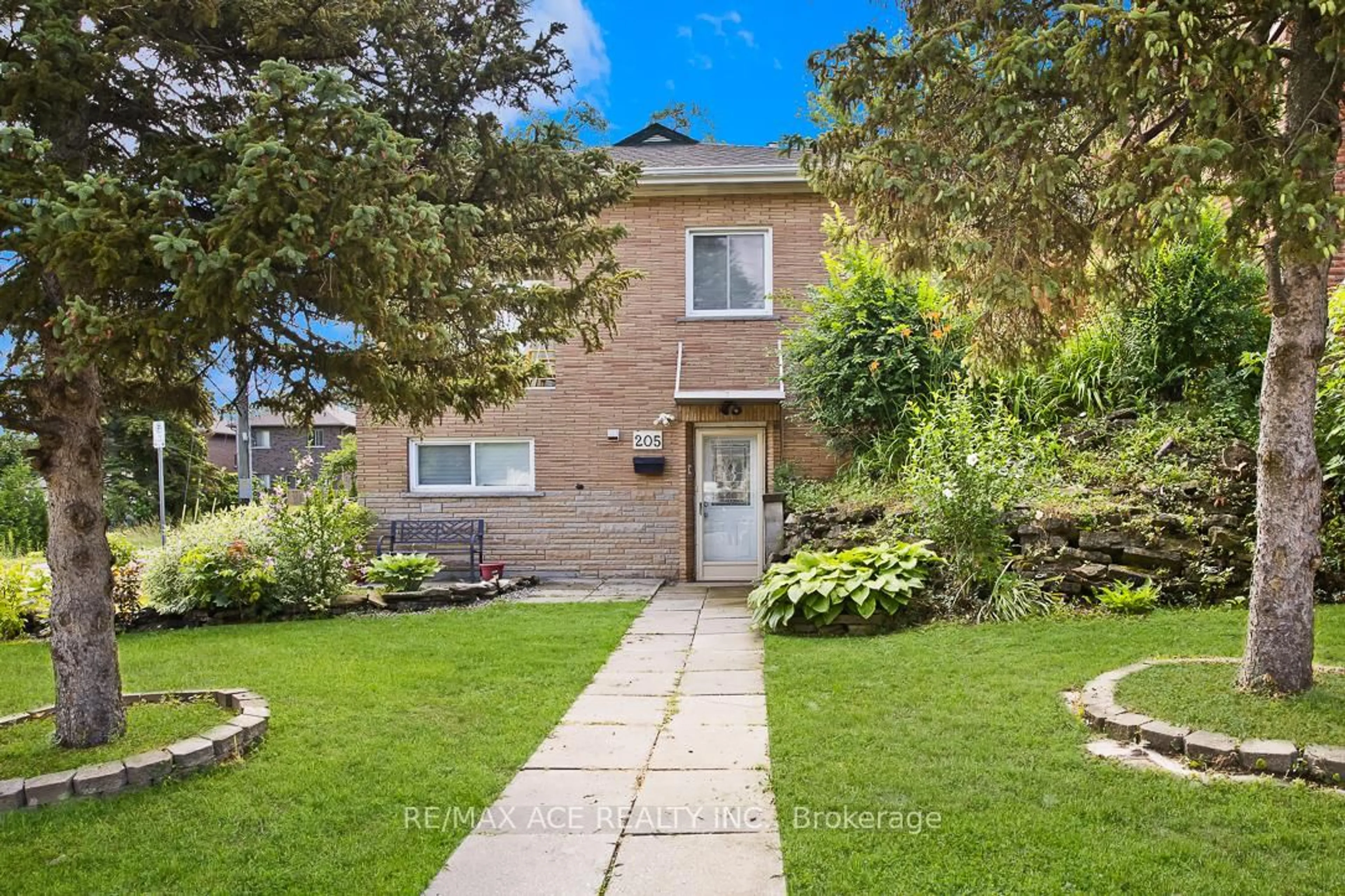 Unknown for 205 Emerson St, Hamilton Ontario L8S 2Y3