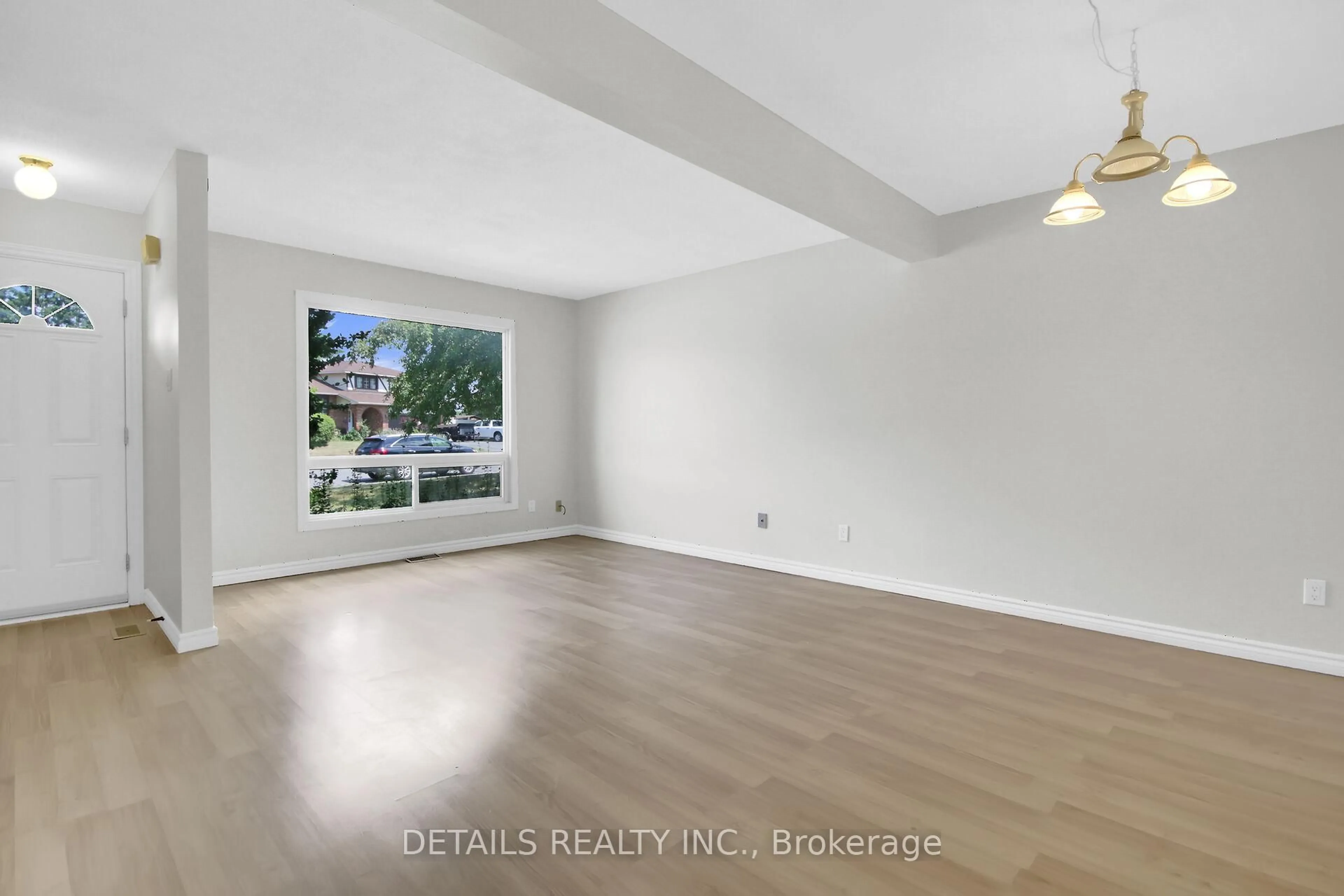 A pic of a room for 42C Wolfgang Dr, Ottawa Ontario K2J 1L6