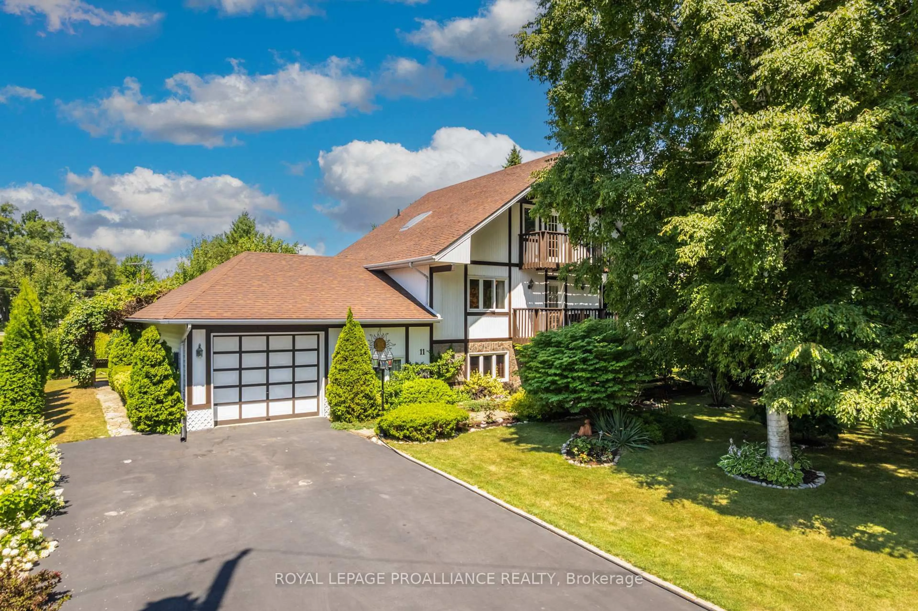 A pic from outside/outdoor area/front of a property/back of a property/a pic from drone, unknown for 11 Mohawk Ave, Brighton Ontario K0K 1H0