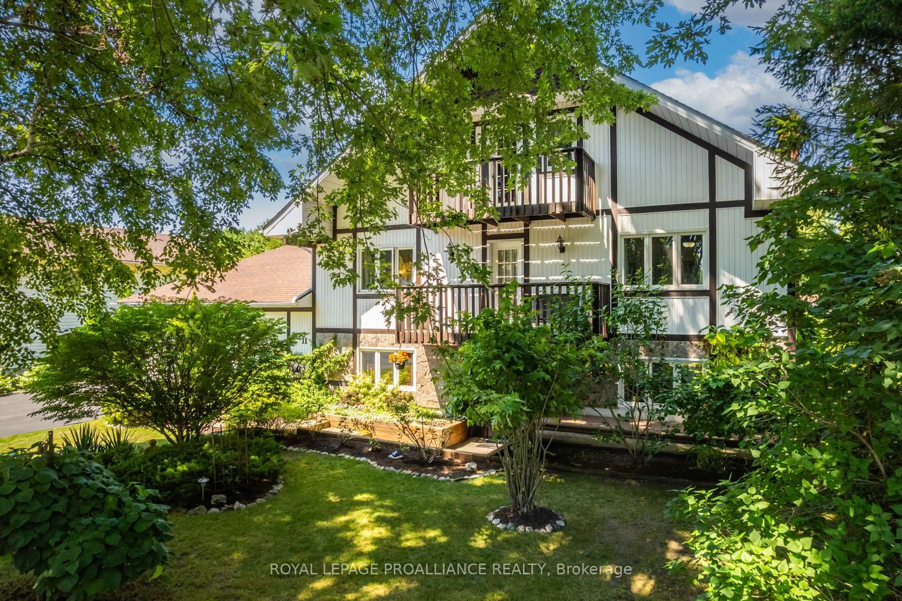 A pic from outside/outdoor area/front of a property/back of a property/a pic from drone, street for 11 Mohawk Ave, Brighton Ontario K0K 1H0