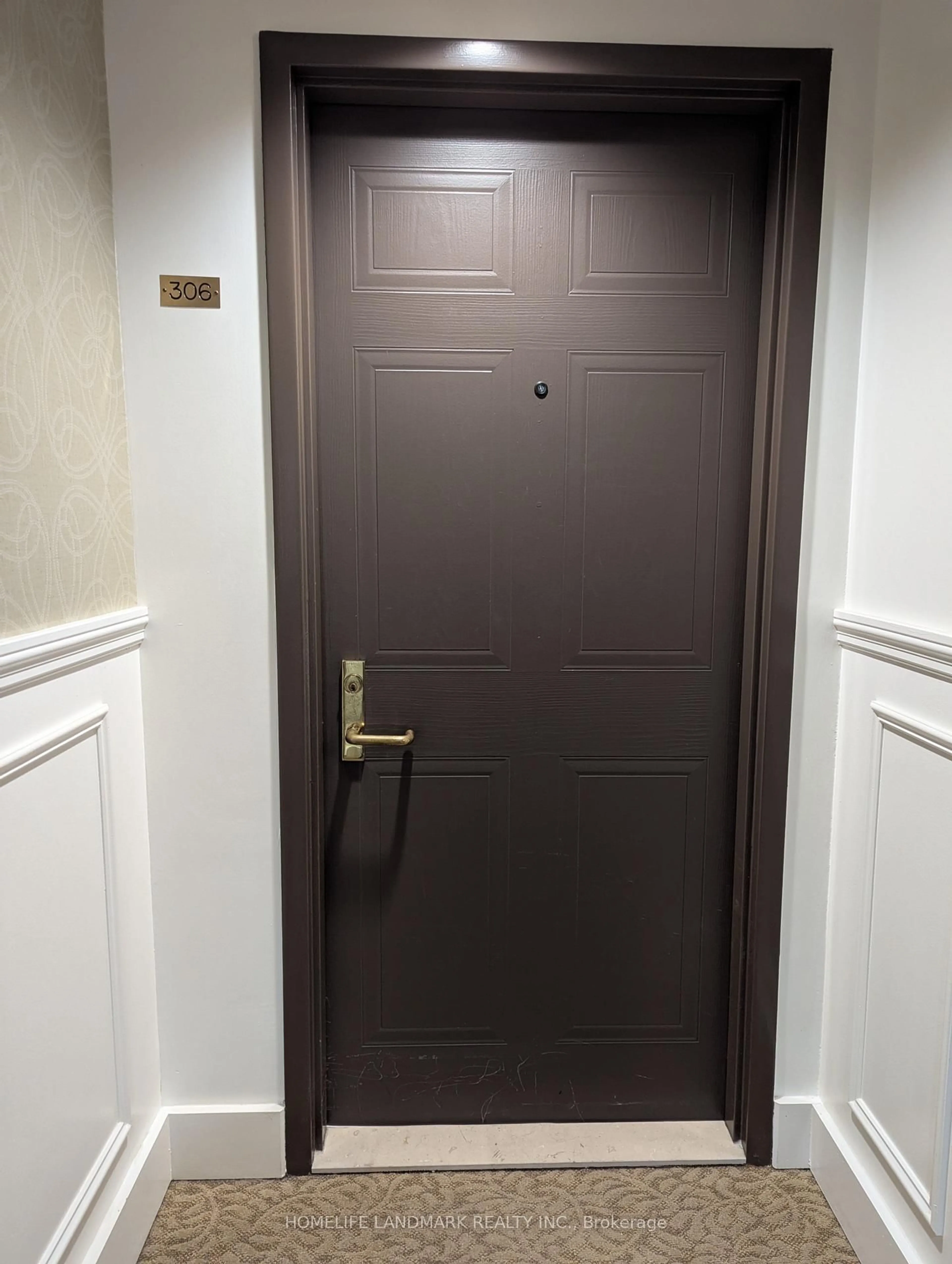 Indoor foyer for 265 Westcourt Pl #306, Waterloo Ontario N2L 6E4