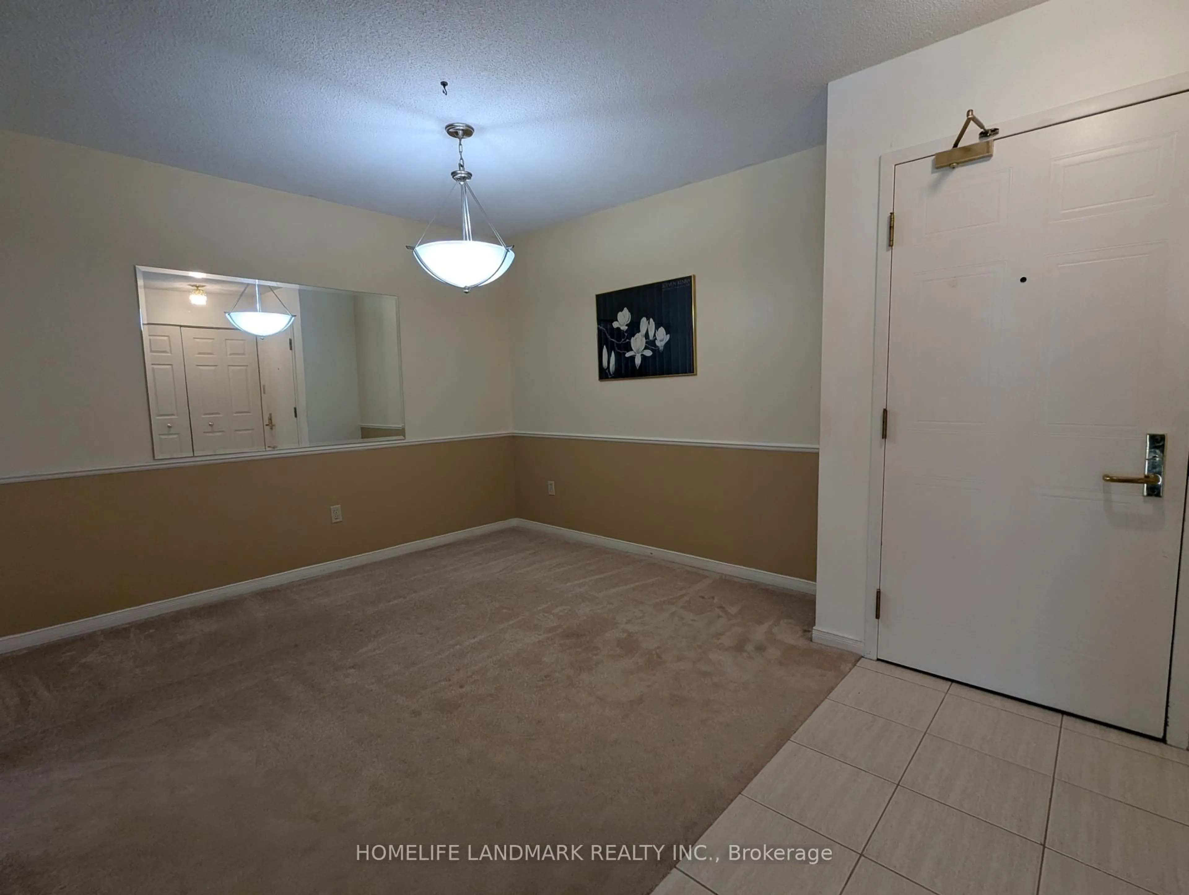 A pic of a room for 265 Westcourt Pl #306, Waterloo Ontario N2L 6E4