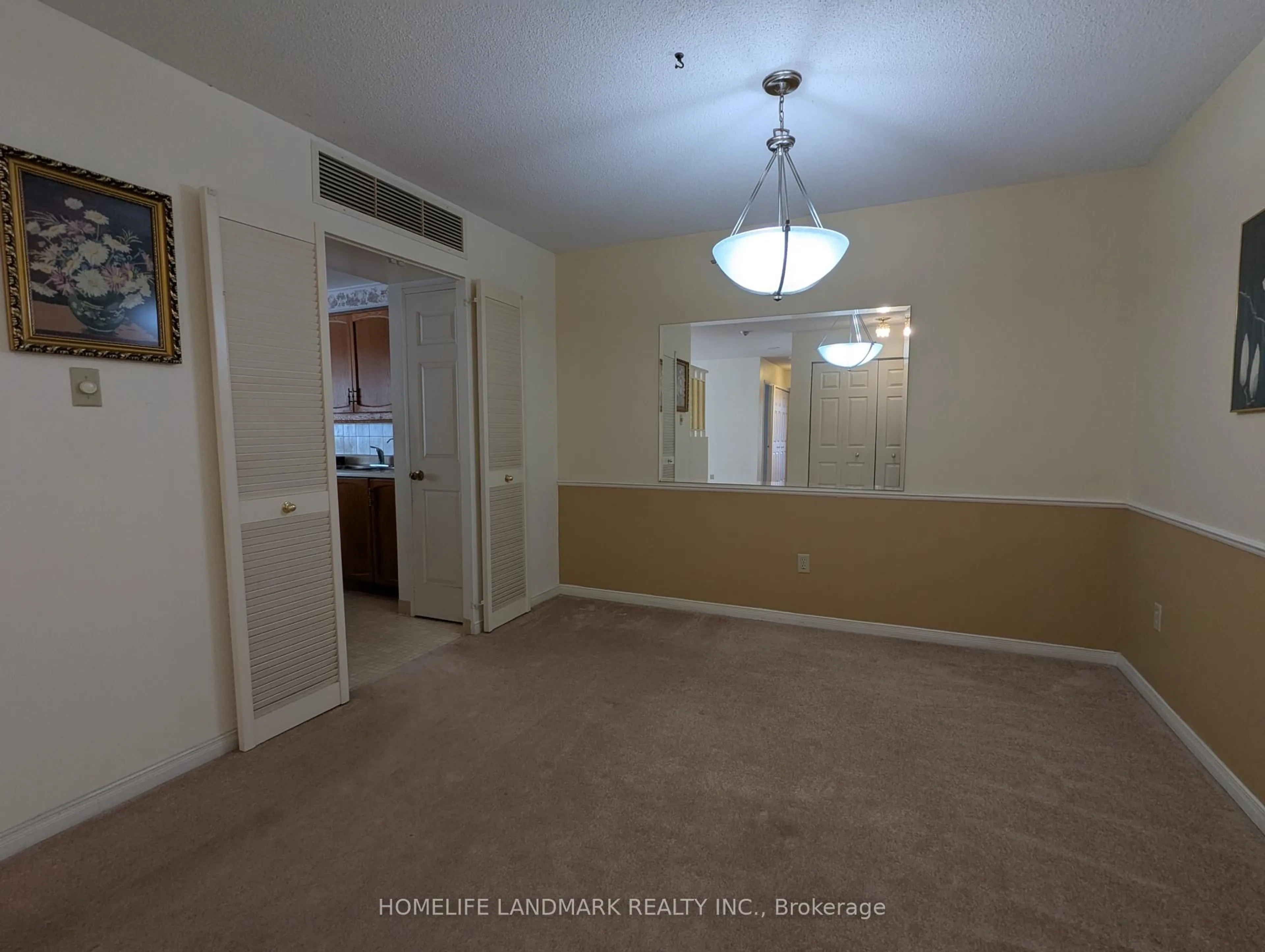 A pic of a room for 265 Westcourt Pl #306, Waterloo Ontario N2L 6E4