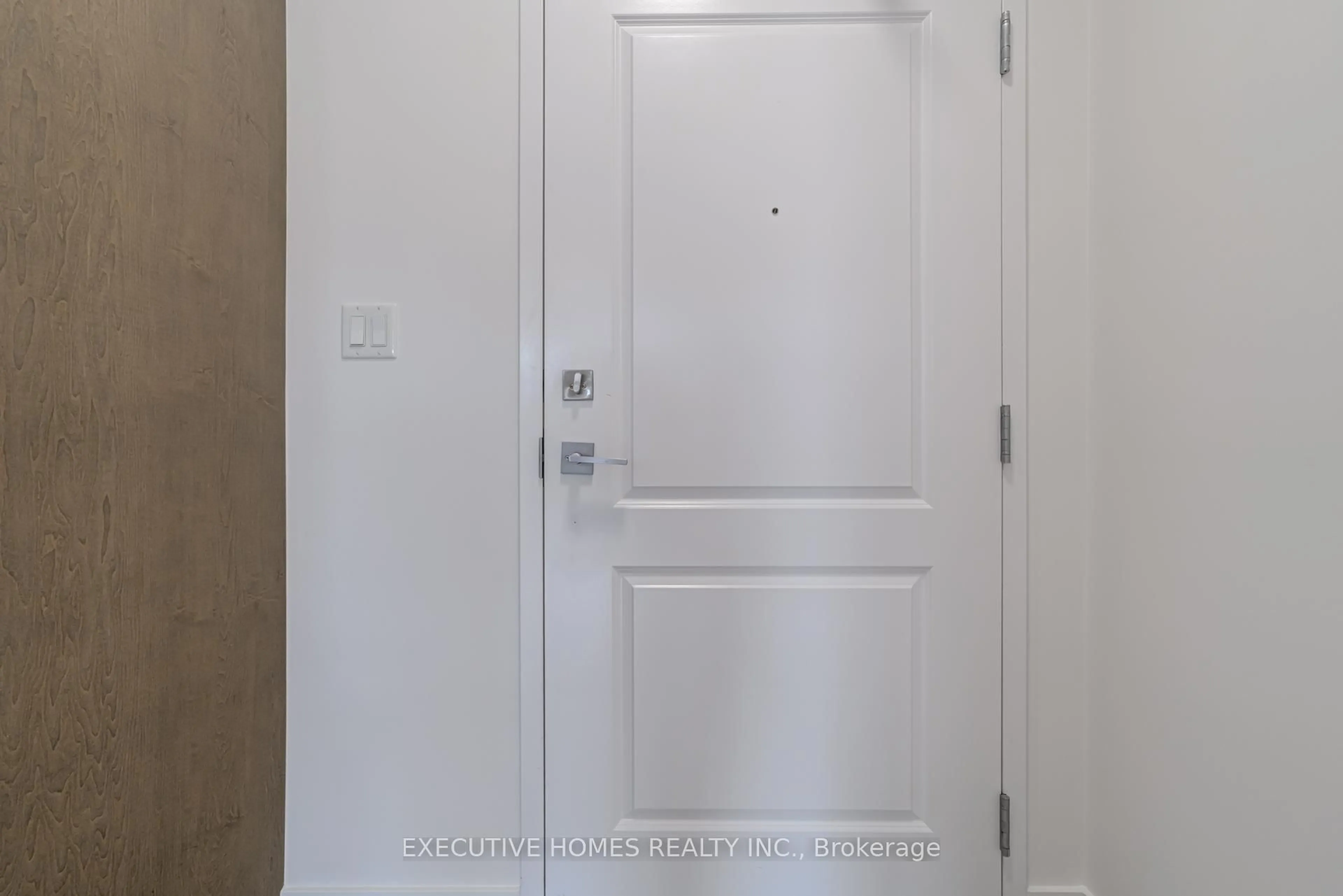 Indoor entryway for 101 SHOREVIEW Pl #327, Hamilton Ontario L8E 0K2