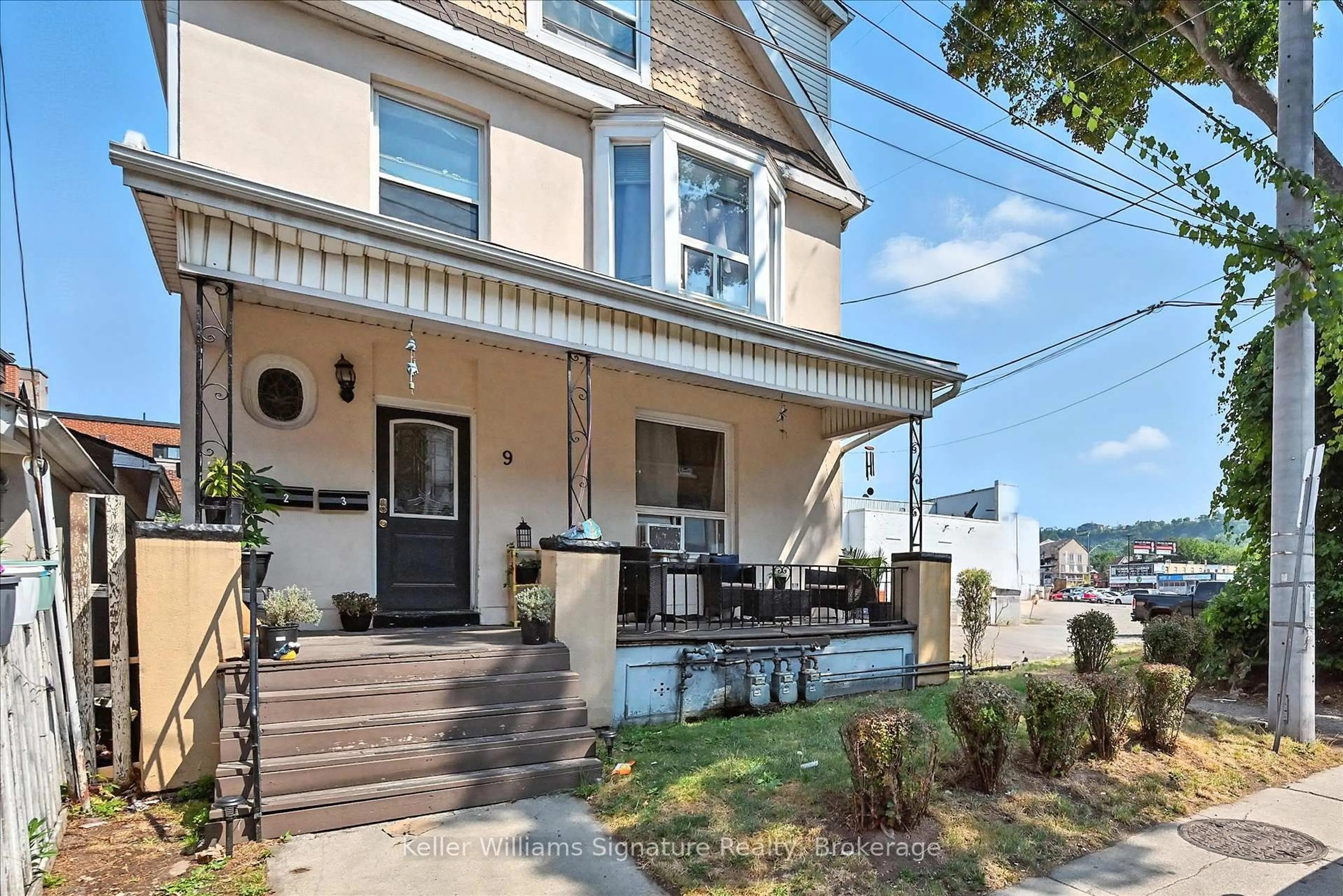 Unknown for 9 Tisdale St, Hamilton Ontario L8N 2V8