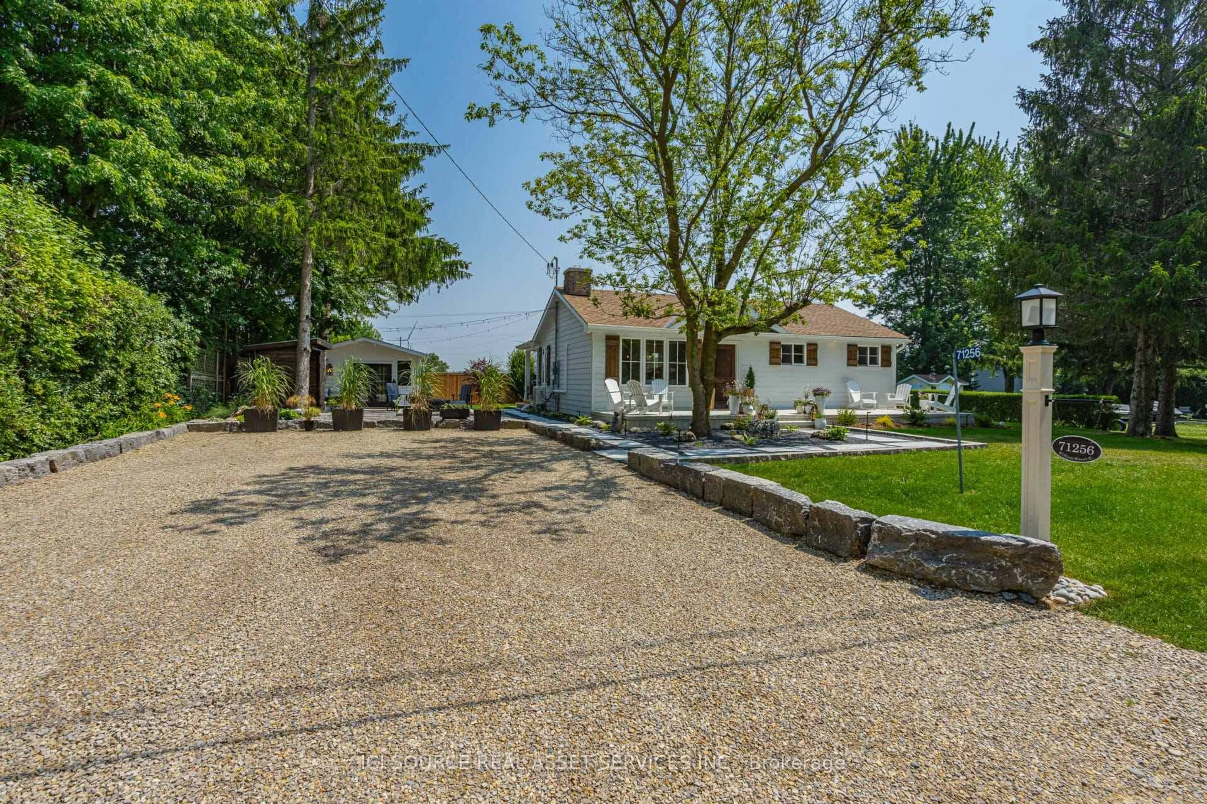 A pic from outside/outdoor area/front of a property/back of a property/a pic from drone, street for 71256 William St, Bluewater Ontario L7P 1N7