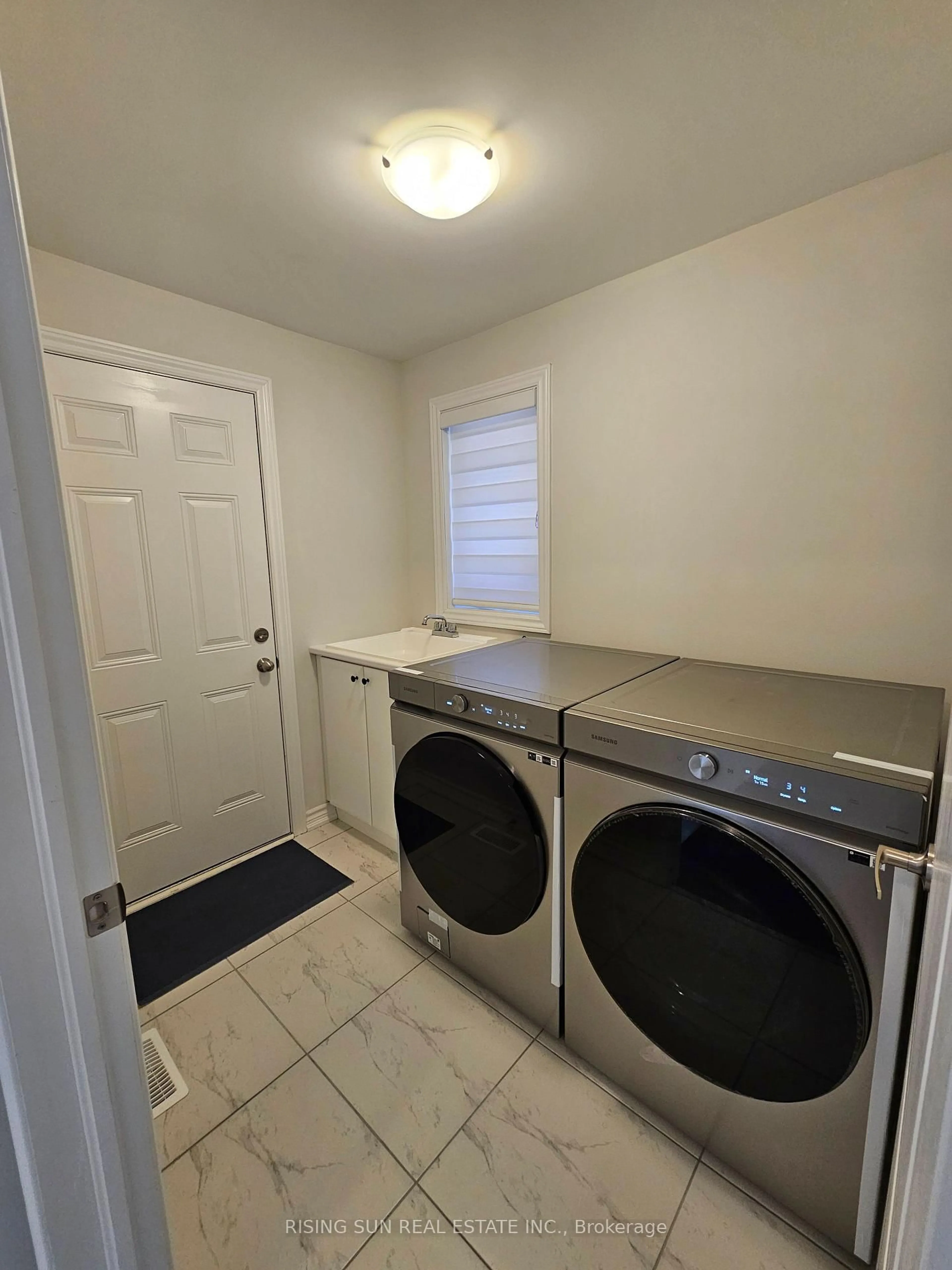 Laundry room for 89 Palace St, Thorold Ontario L2V 0J6