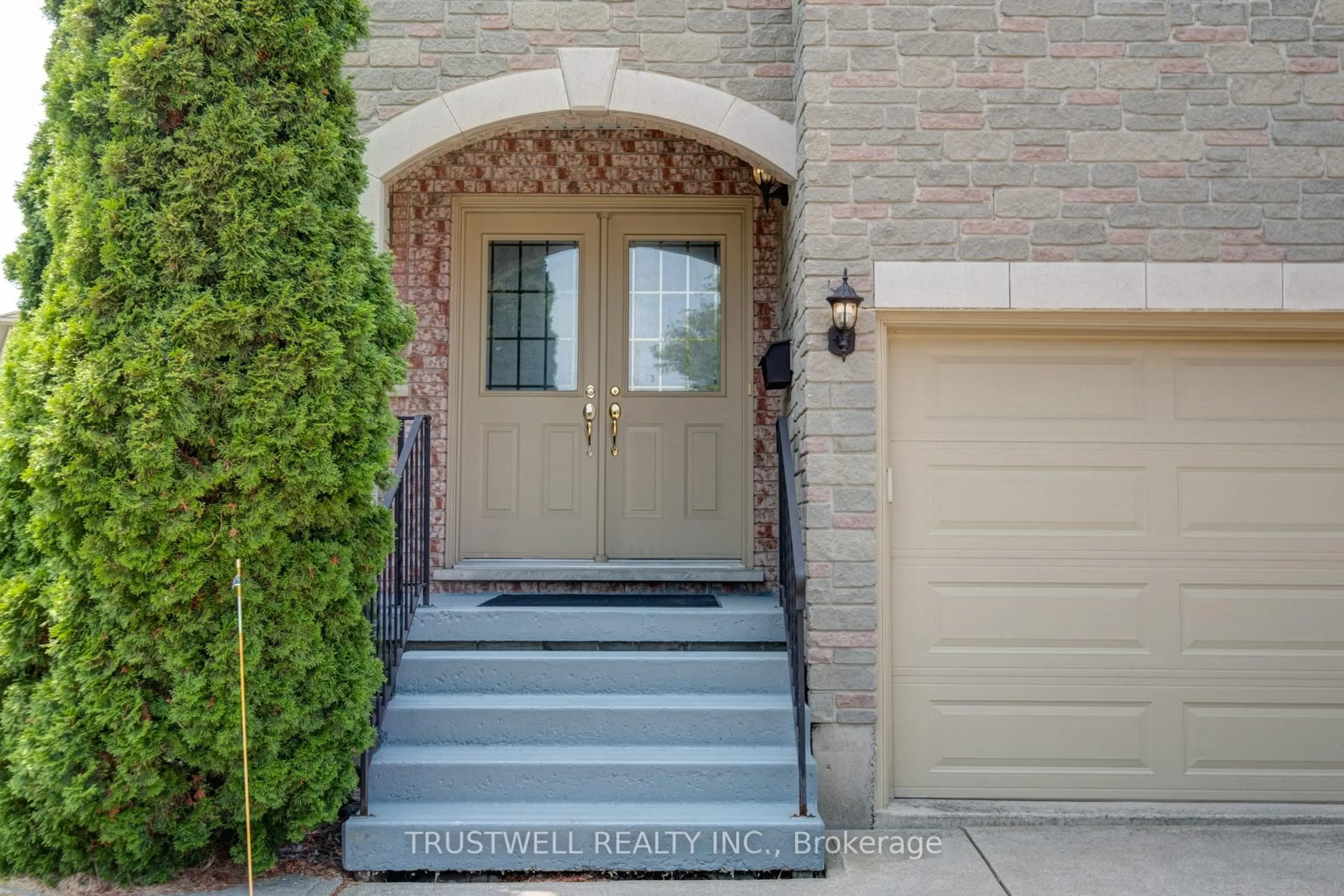 Unknown for 10 Sedona Crt, Hamilton Ontario L9B 2R1